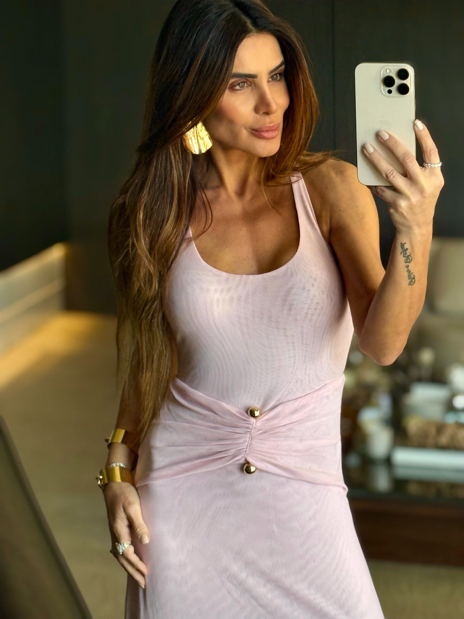 Vestido De tule com peça dourada