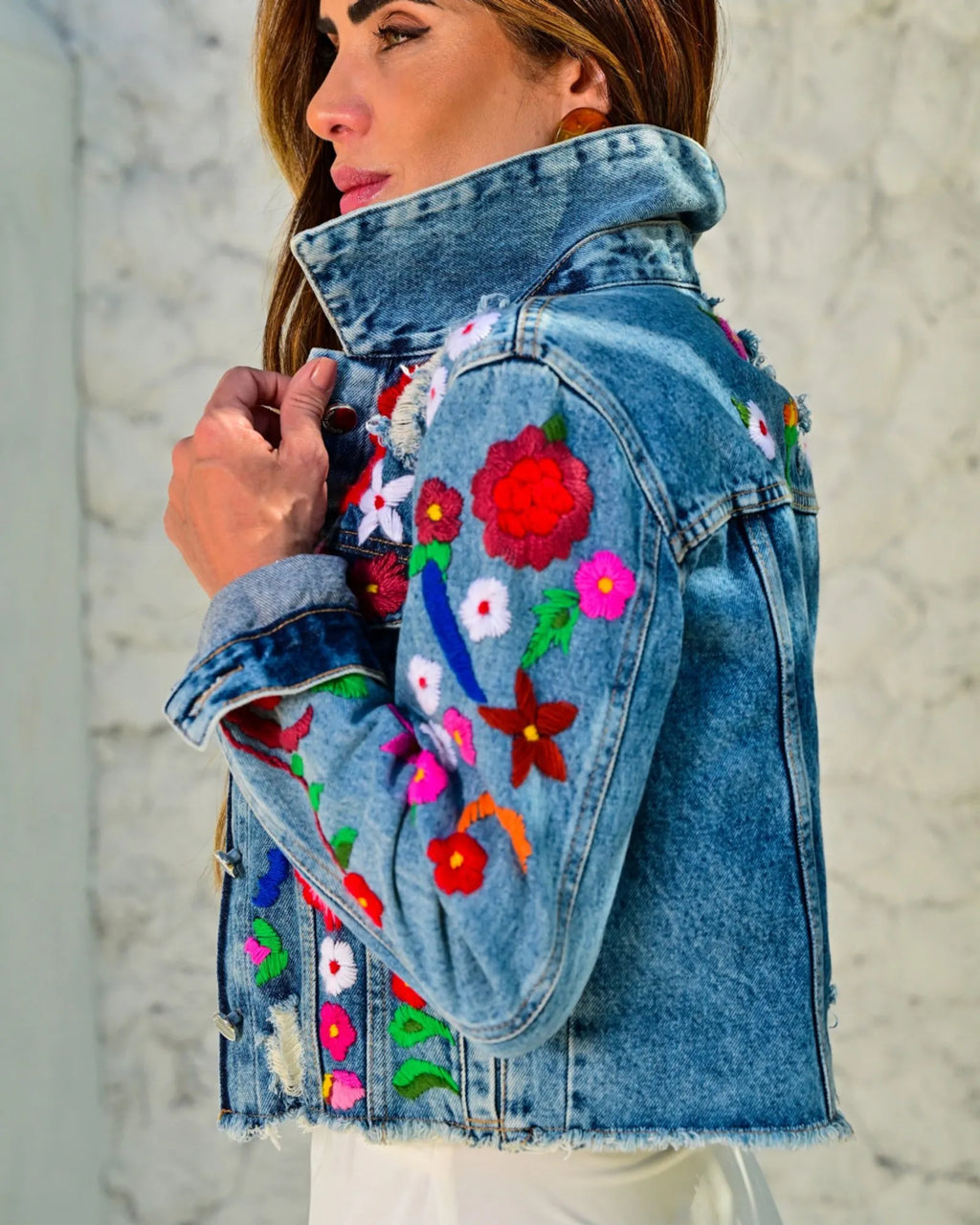 Jaqueta Bordada Flores Linha Vermelha JEANS ESCURO