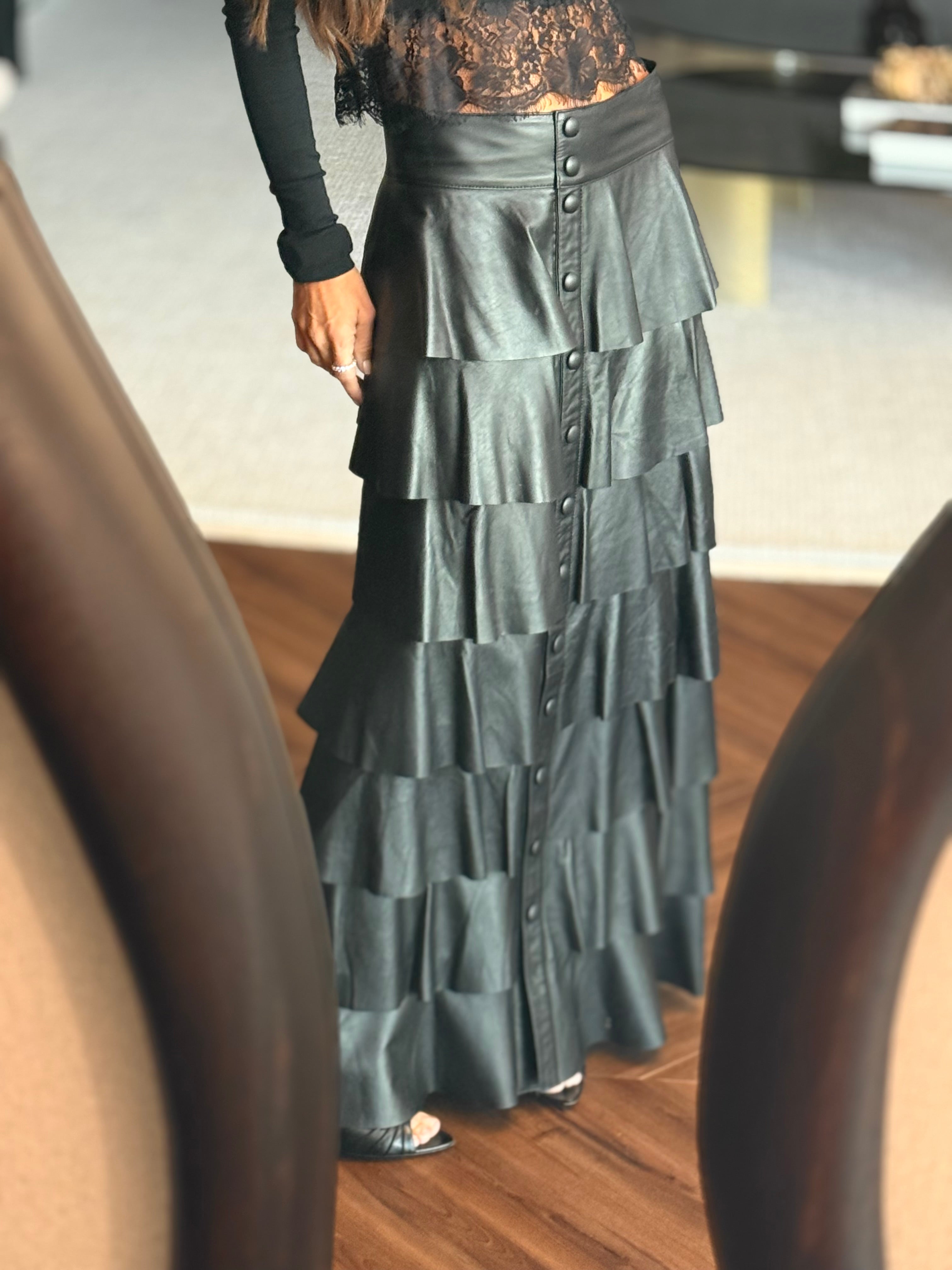 Saia De Couro Com Babados