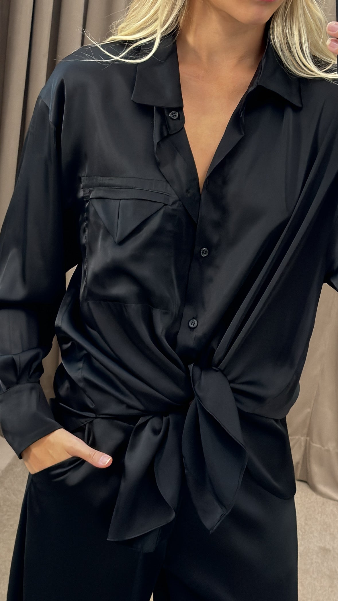 Camisa Cetim Bolso Triangular