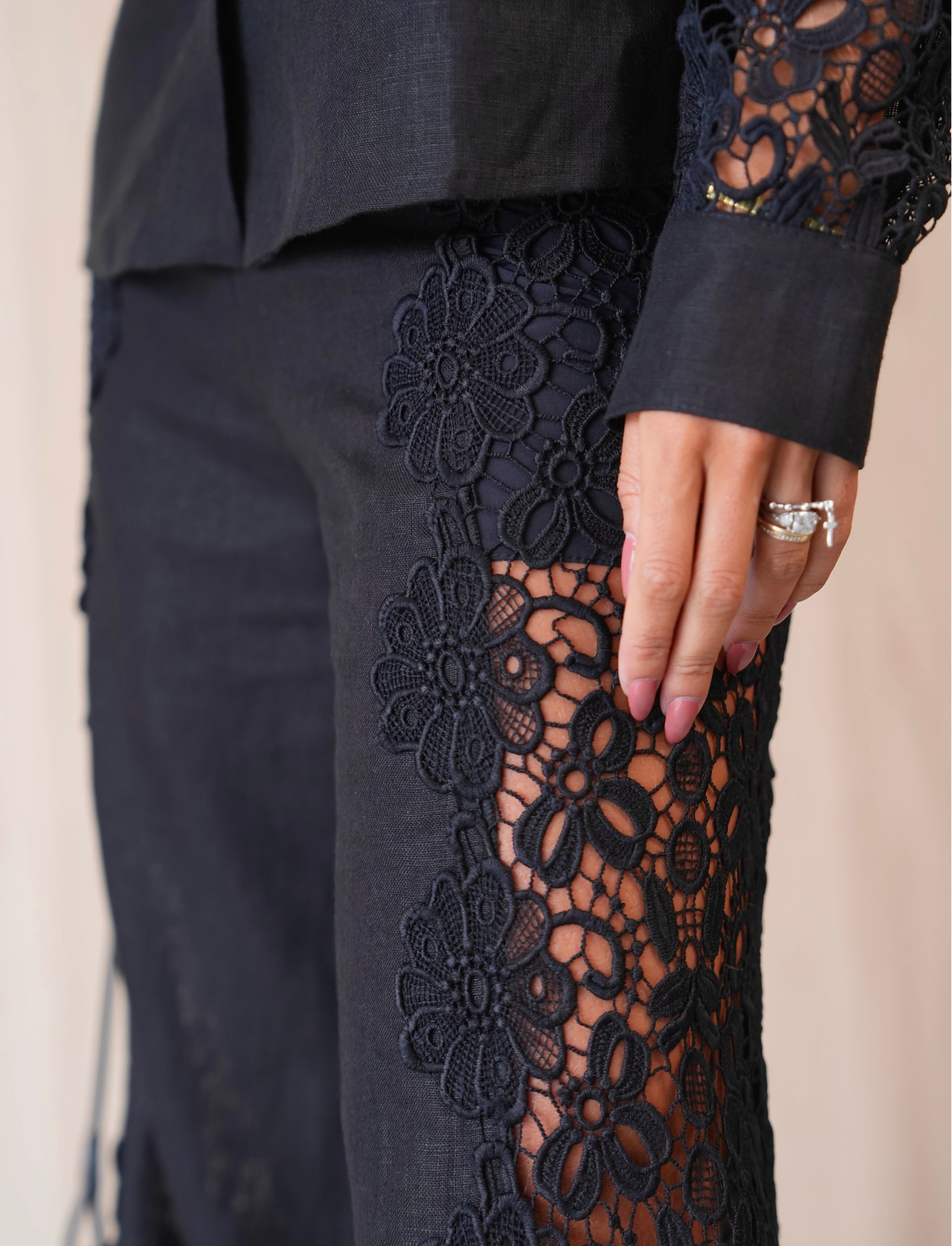 Conjunto Camisa e Calça em Linho com Entremeio em Guipuir