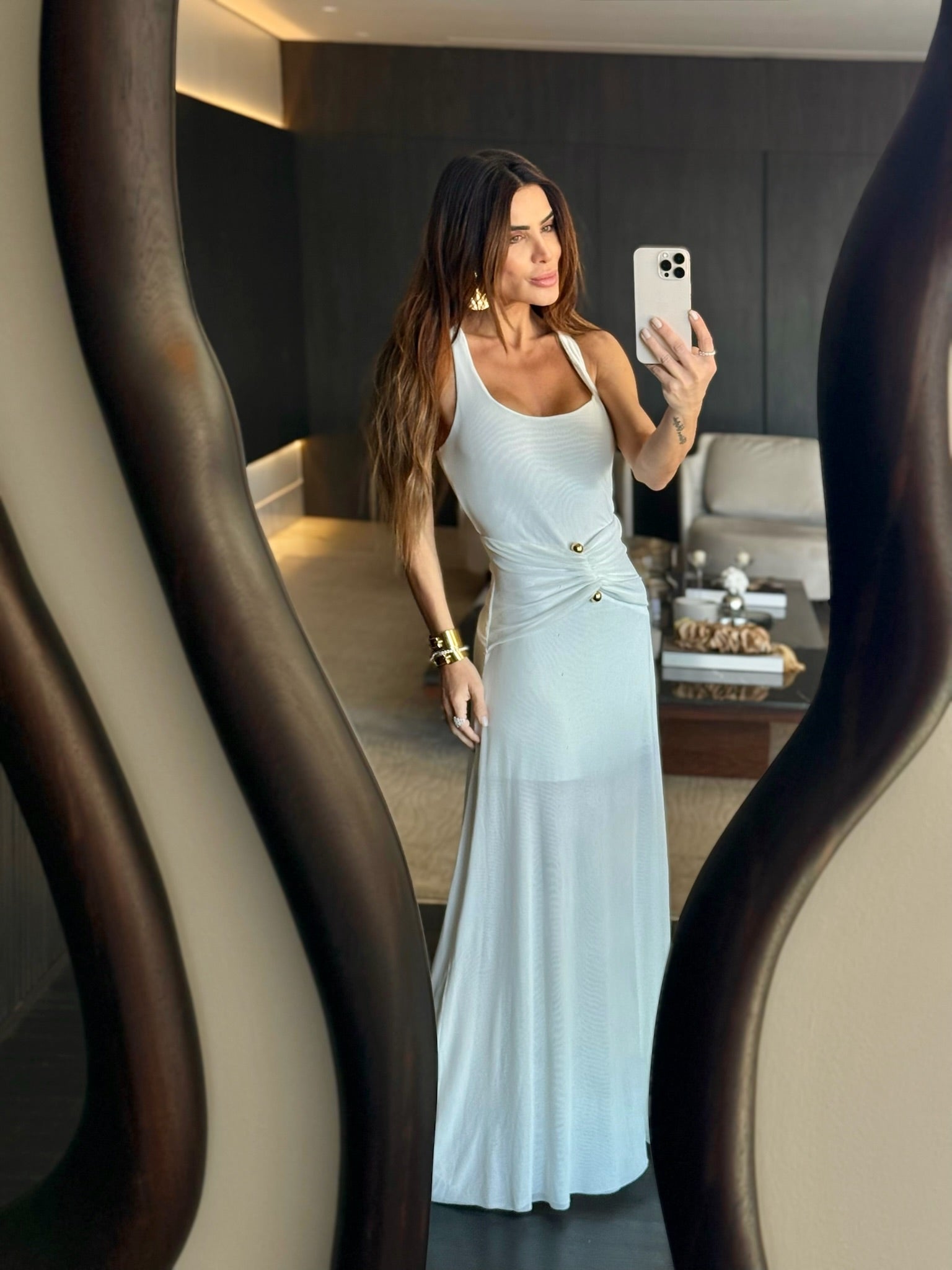 Vestido De tule com peça dourada