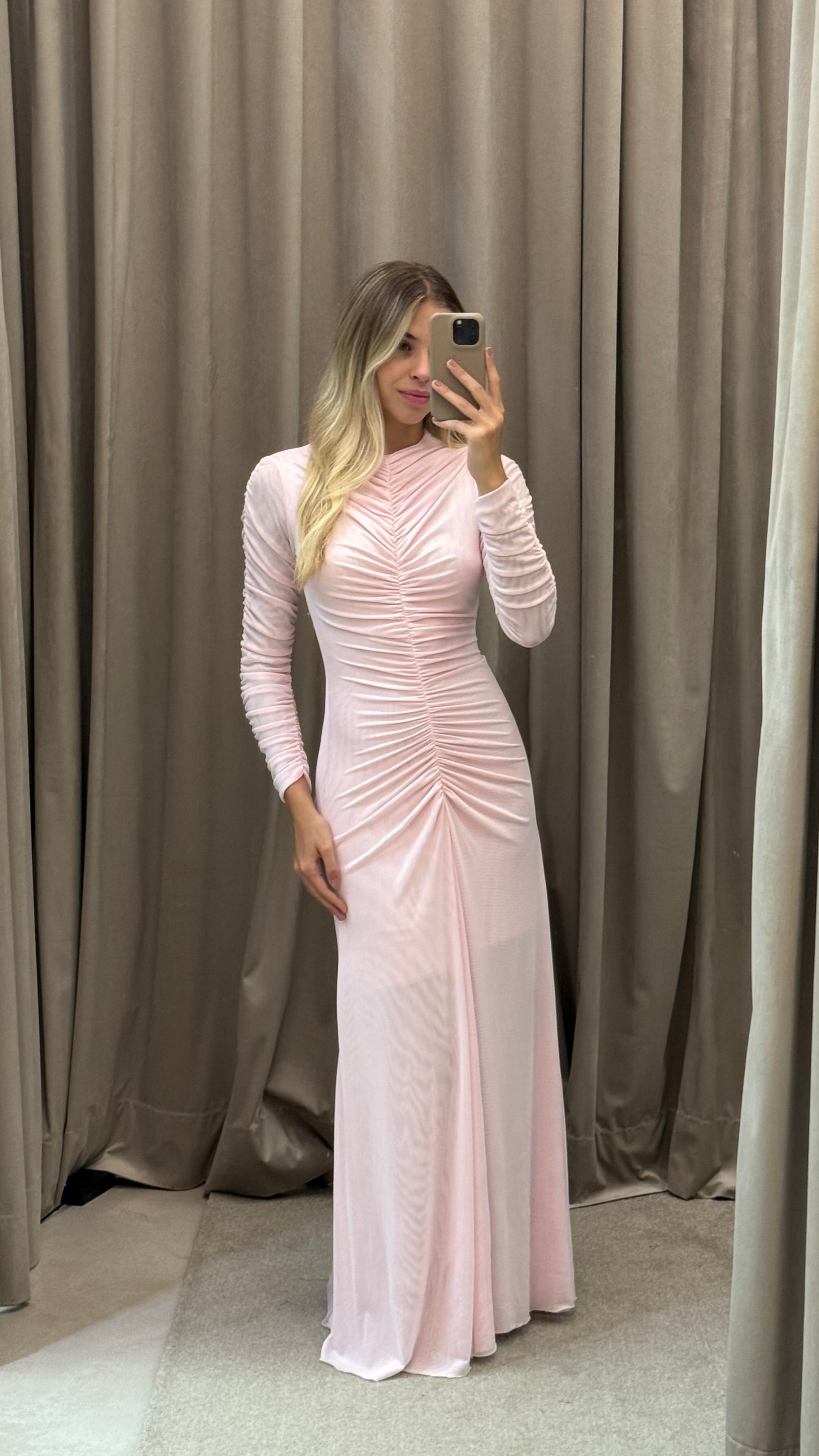 Vestido Longo Franzido Em Tule Manga Longa