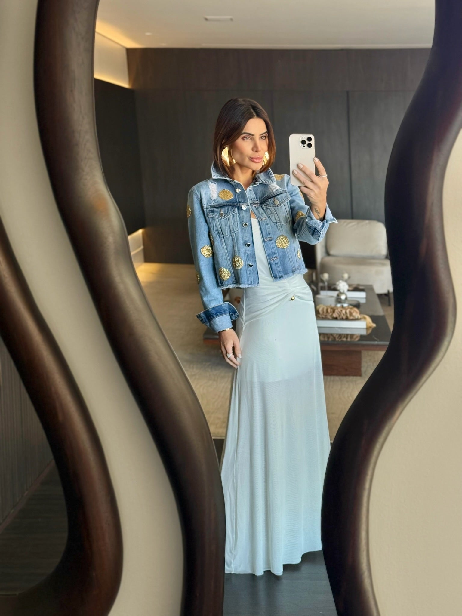 Vestido De tule com peça dourada