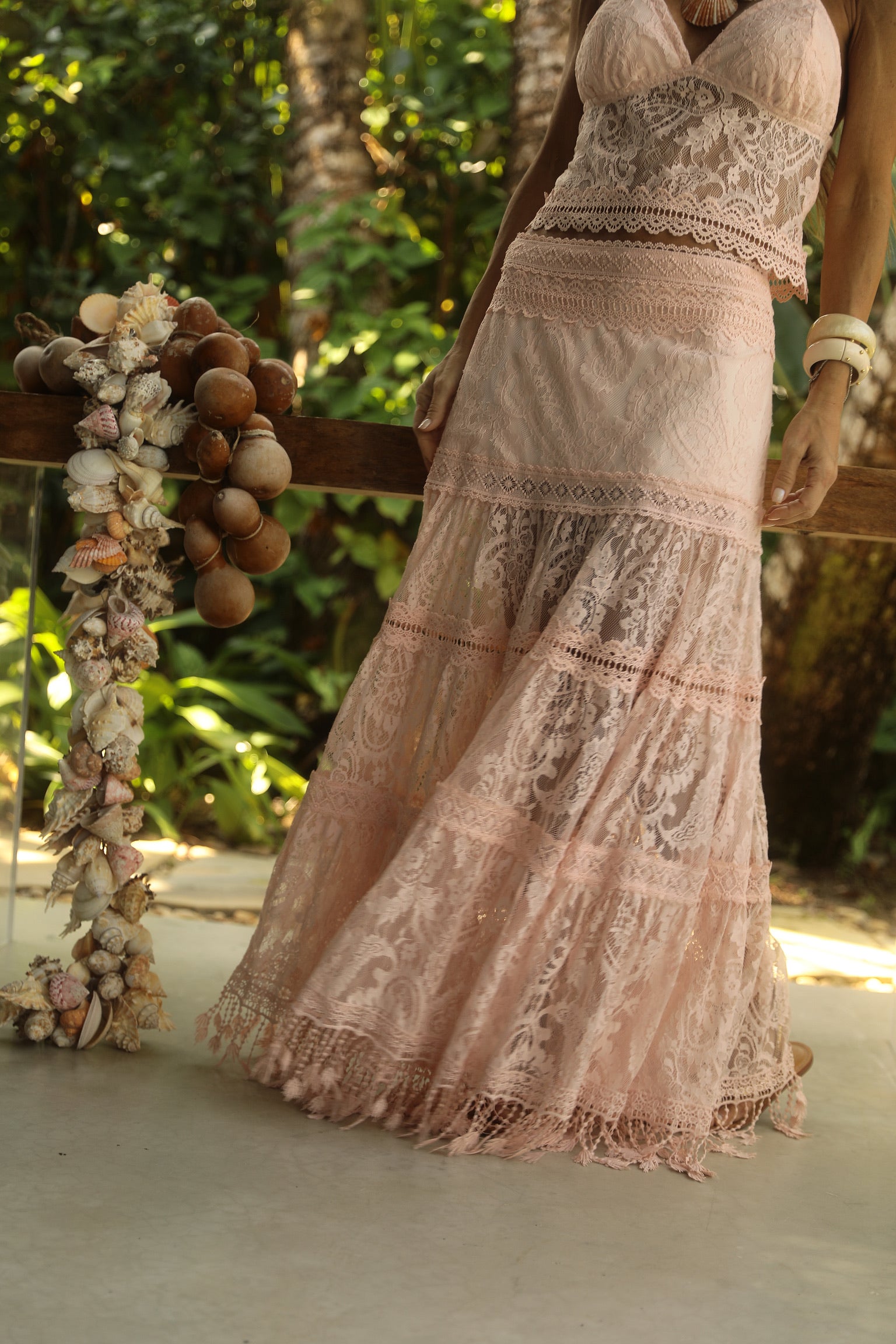 Saia E Top De Renda Com Entremeios