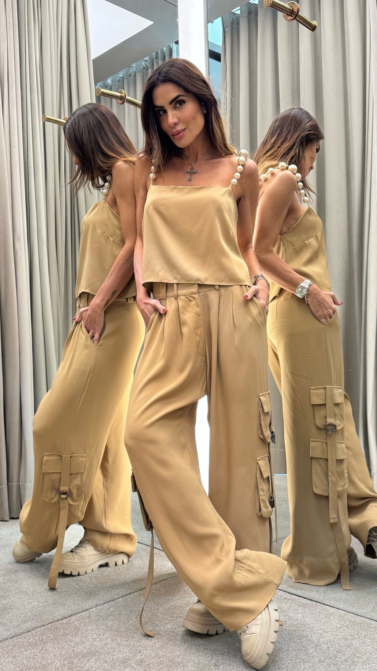 Calça Crepe Reta Com Bolsos