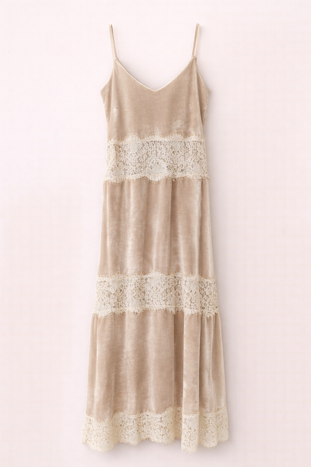 Vestido Veludo Com Detalhes Em Renda