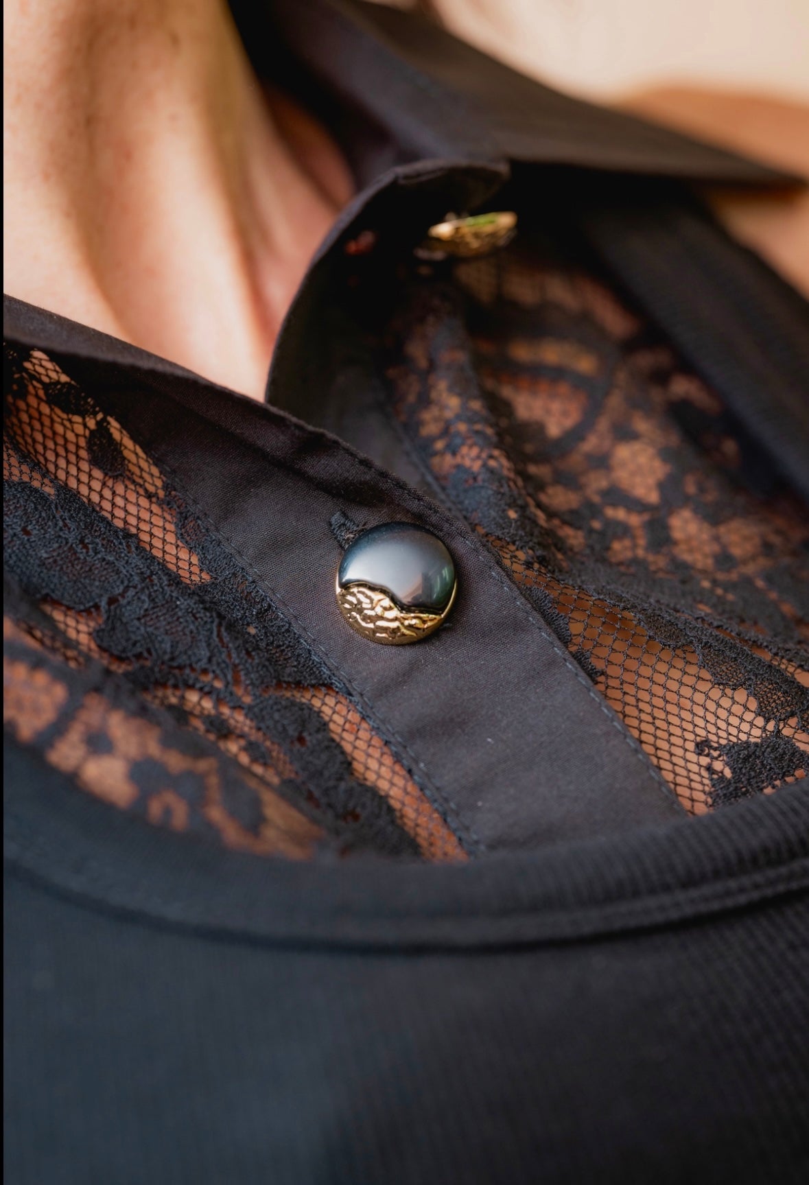 Camisa de renda sem manga