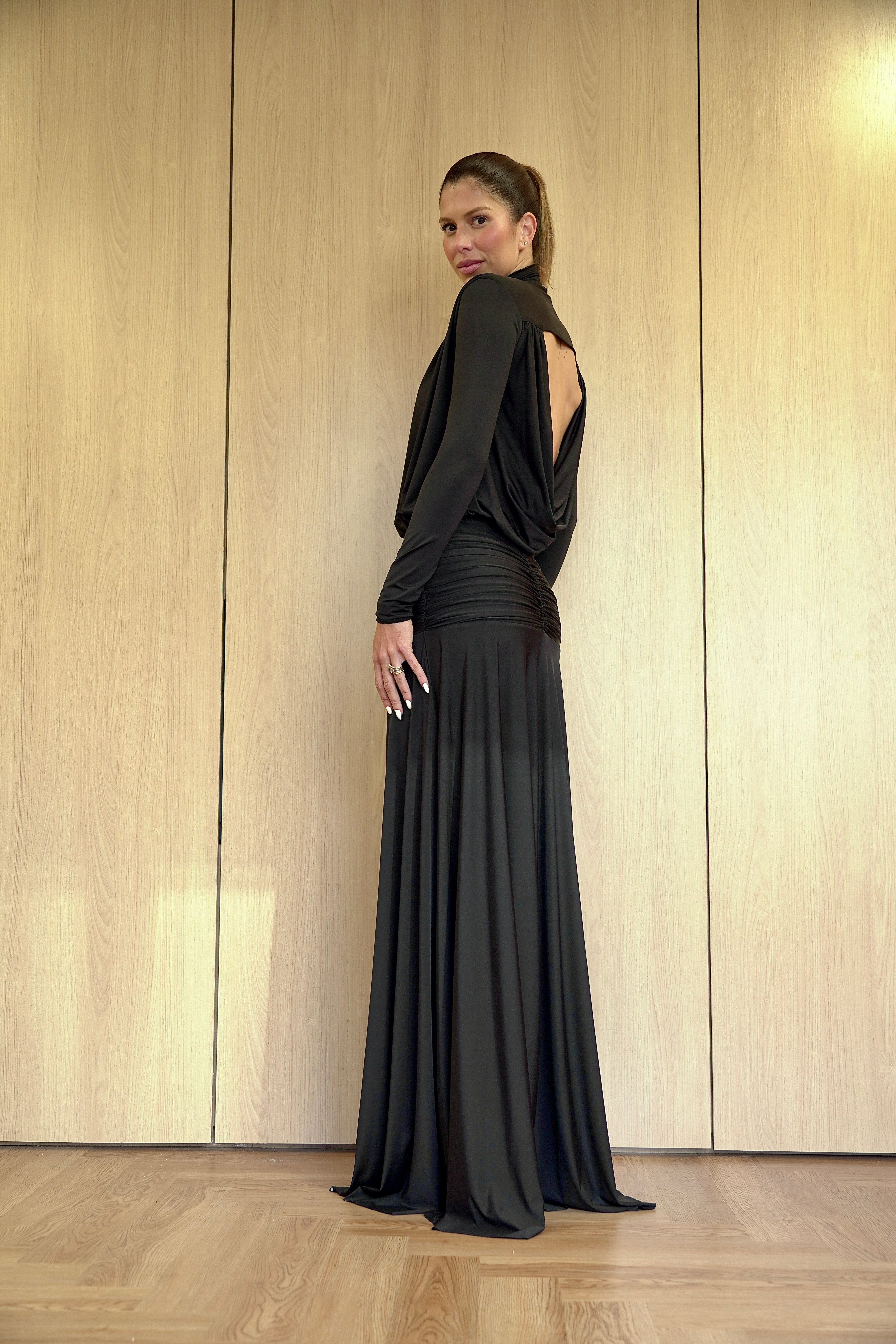 Vestido de Malha Decote Degagê Costas