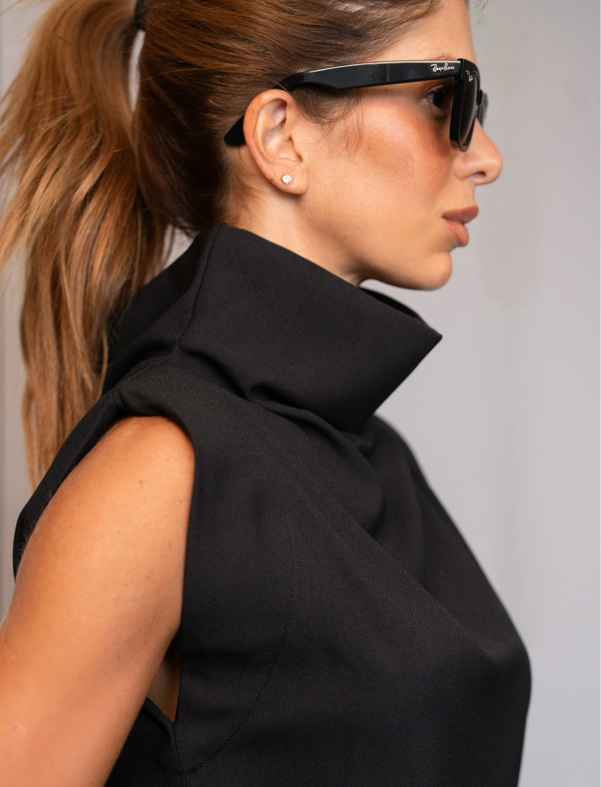 Blusa em Crepe Gola Alta