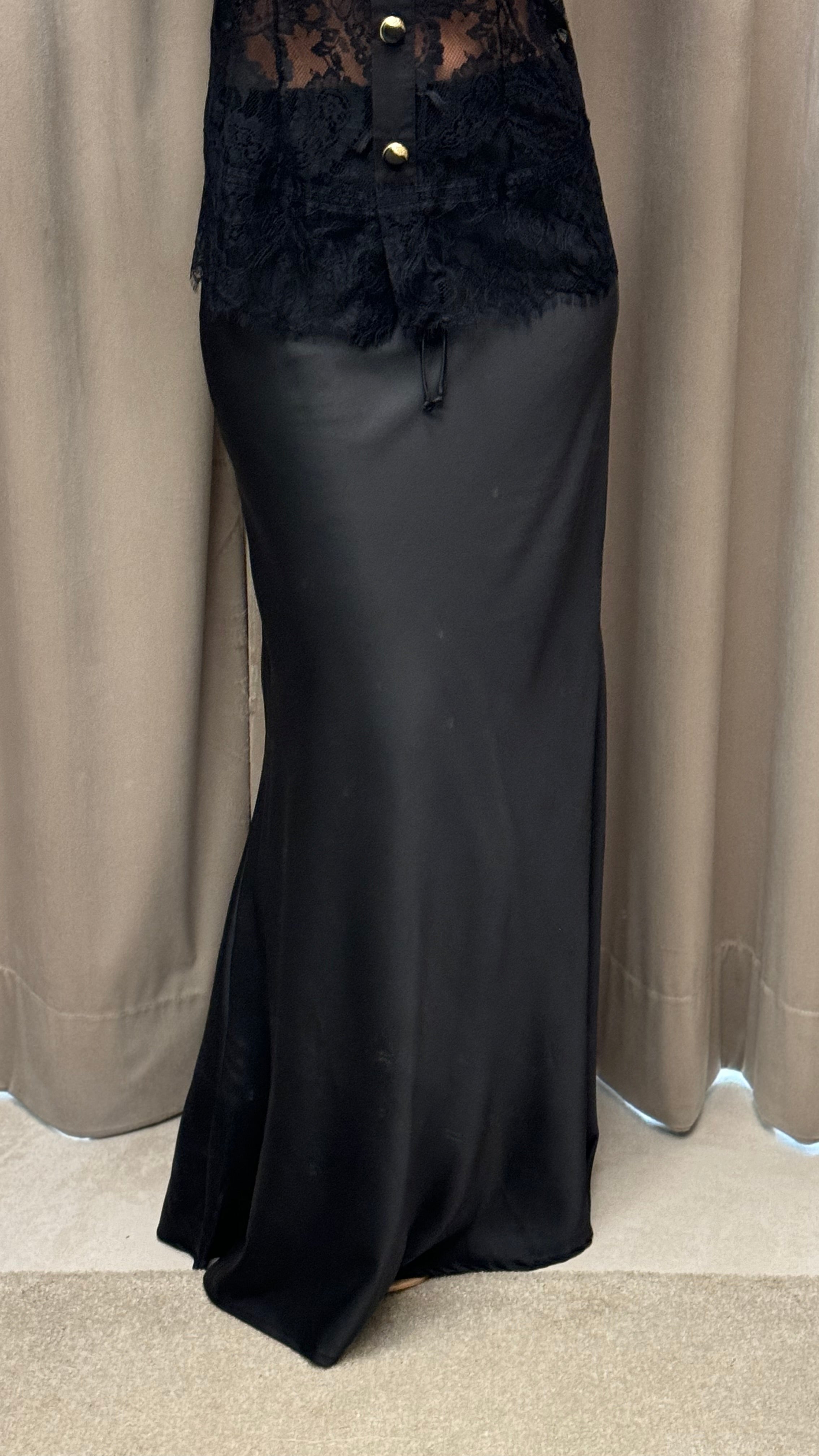 Saia De Cetim De Seda