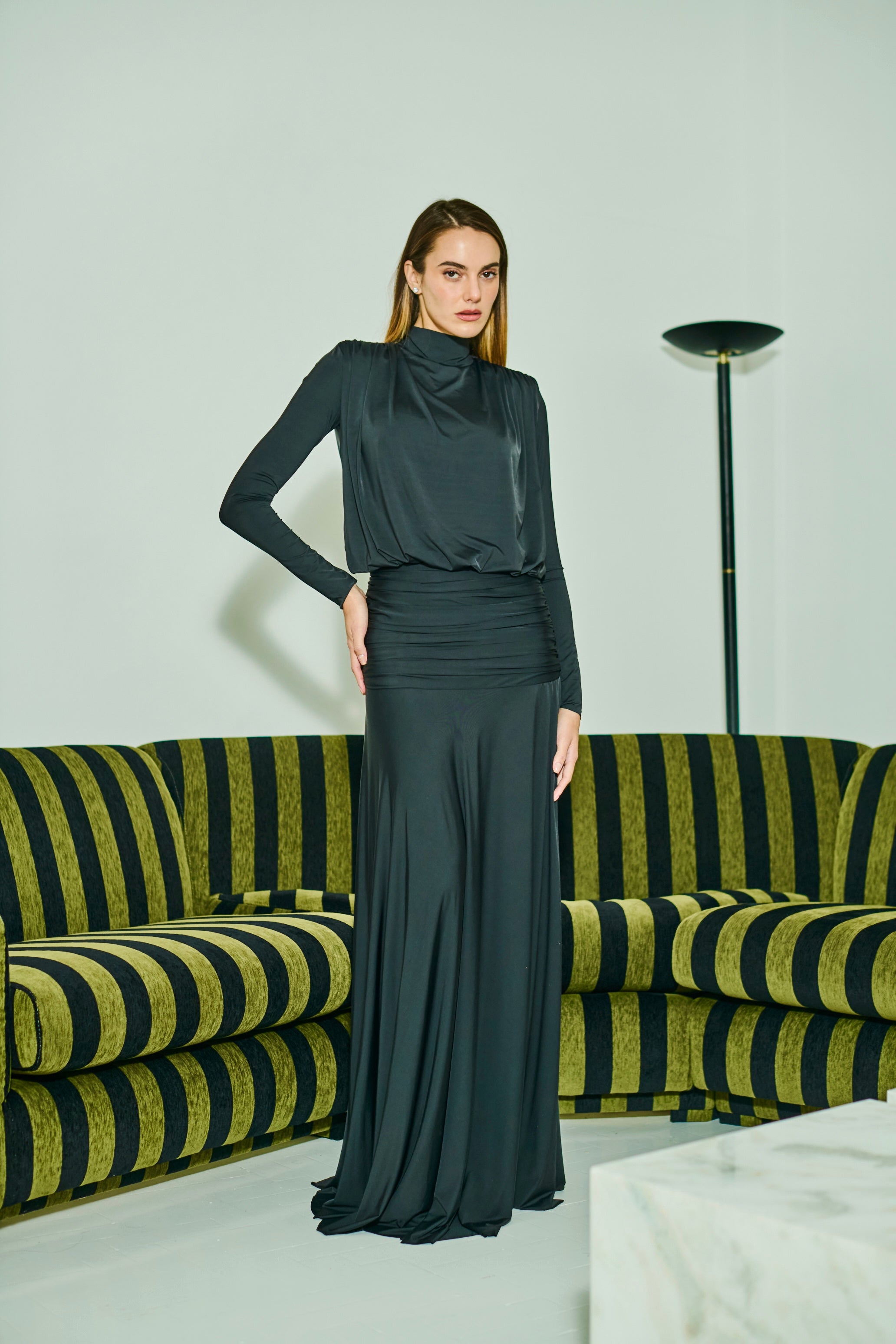 Vestido de Malha Decote Degagê Costas