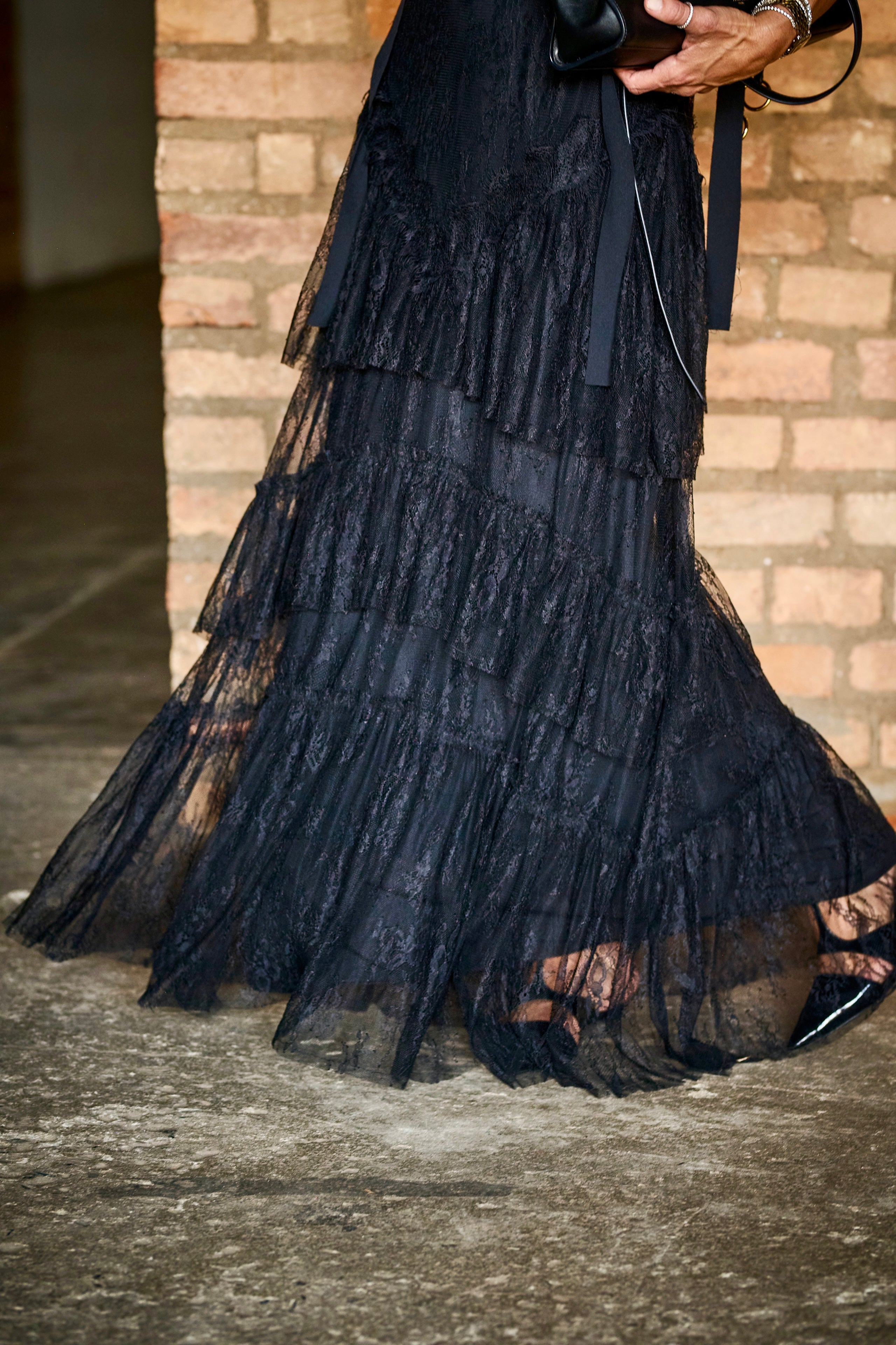 Vestido Longo Babados em Renda