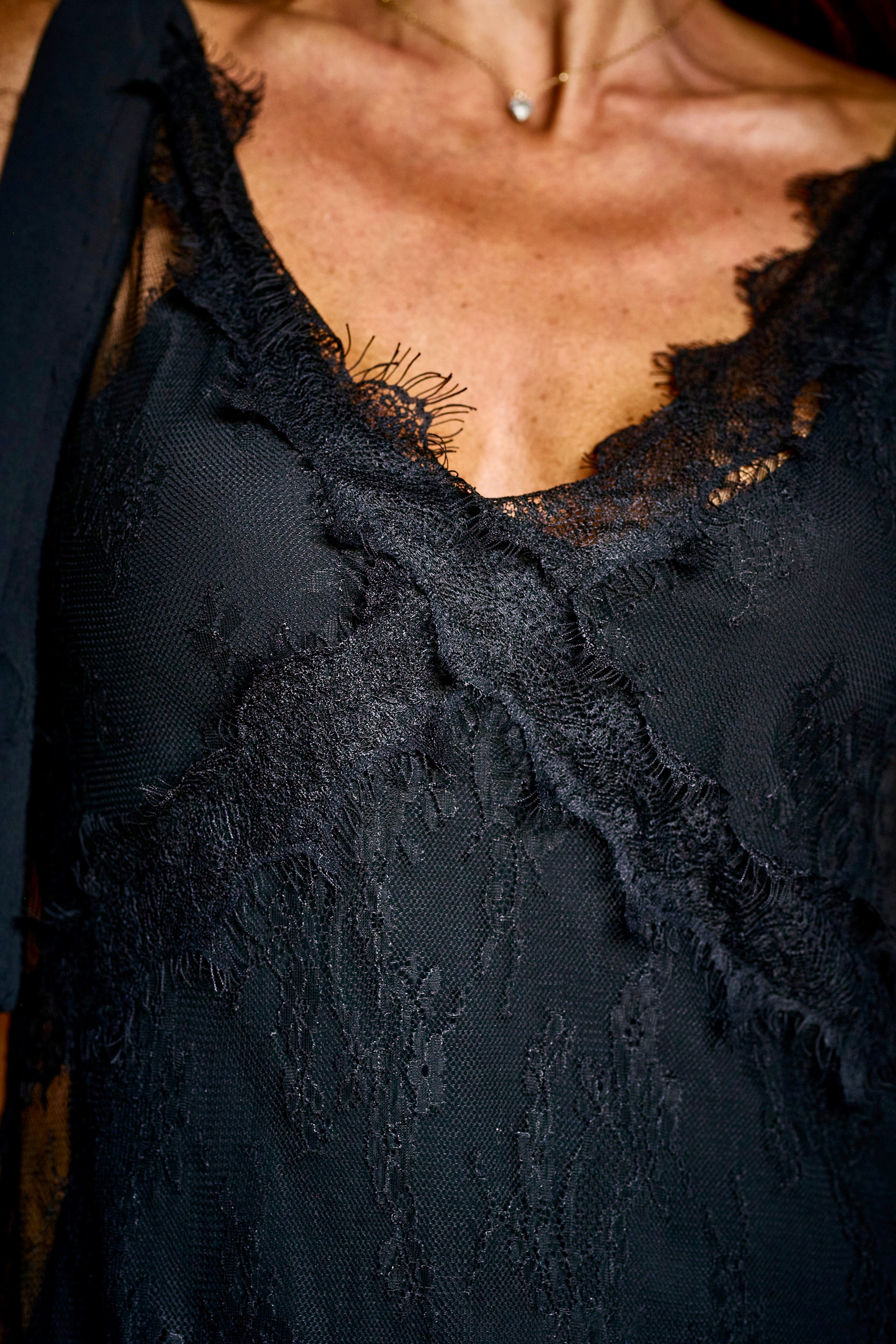 Vestido Longo Babados em Renda