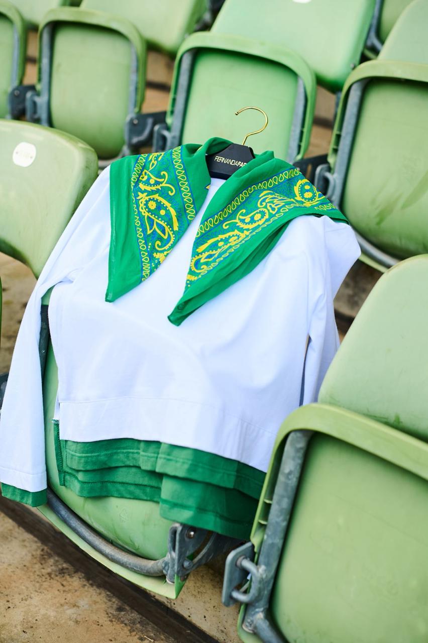 Blusa Copa Manga Longa com Bandana