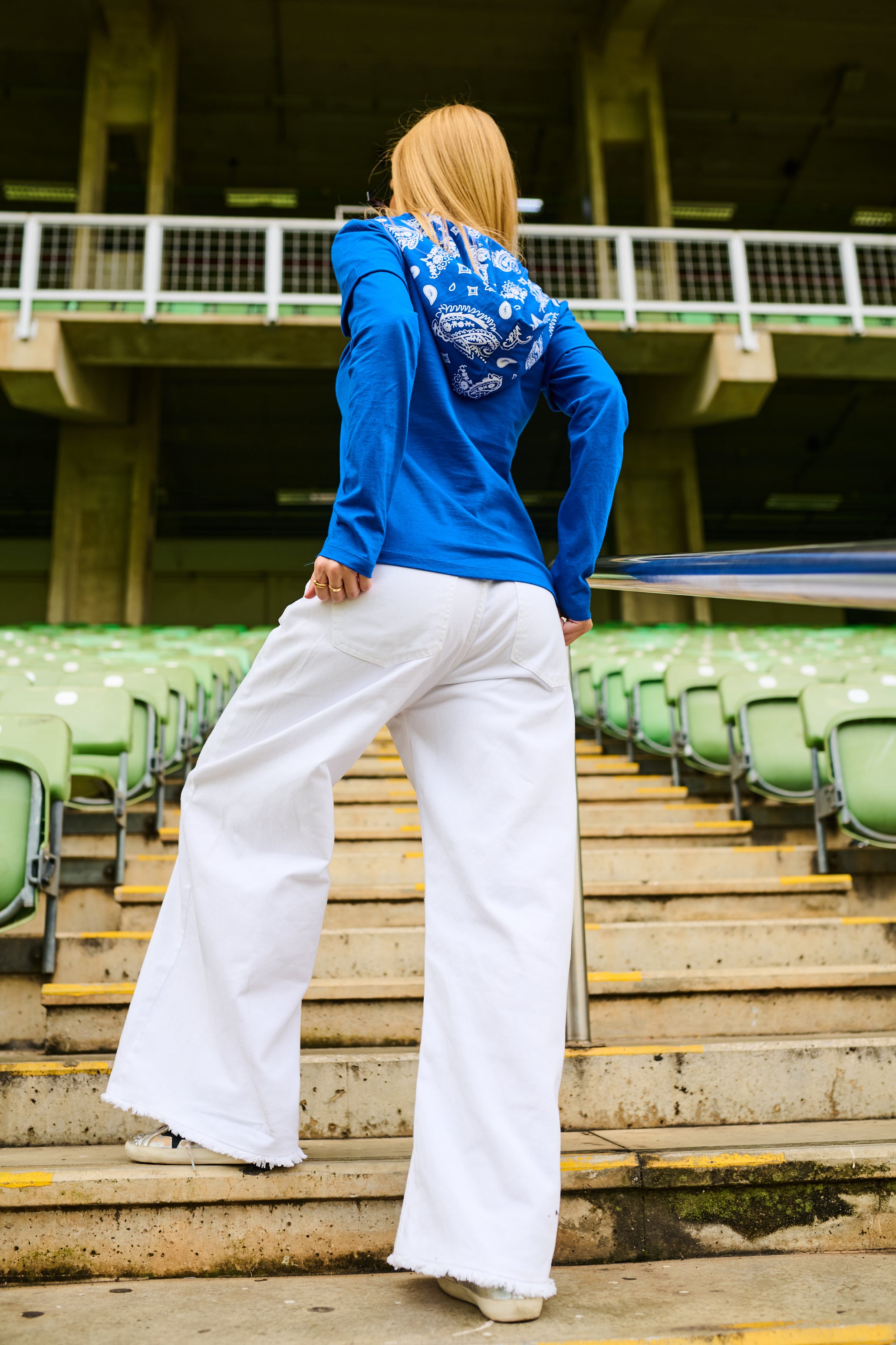 Blusa Copa com Capuz e Bandana