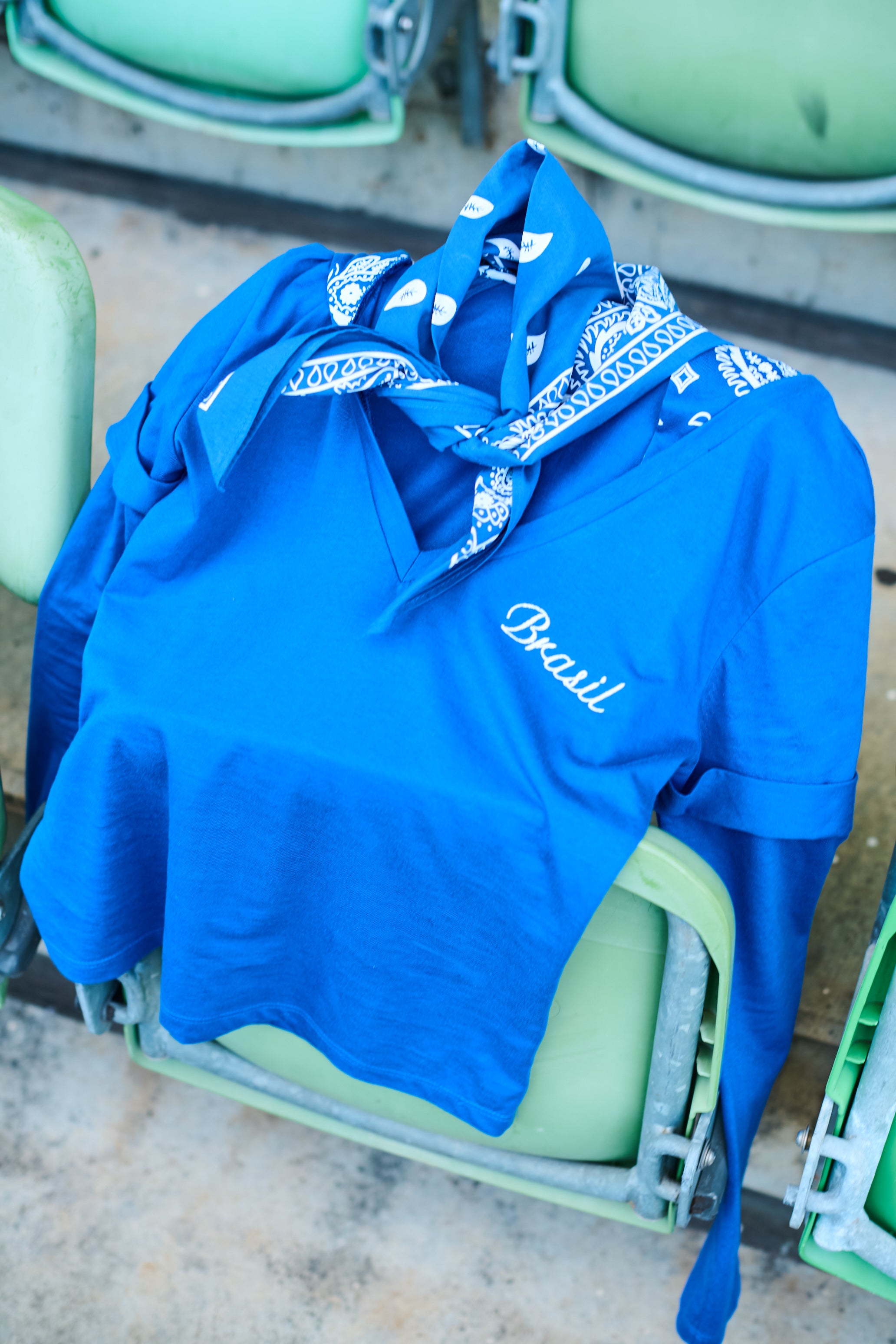 Blusa Copa com Capuz e Bandana