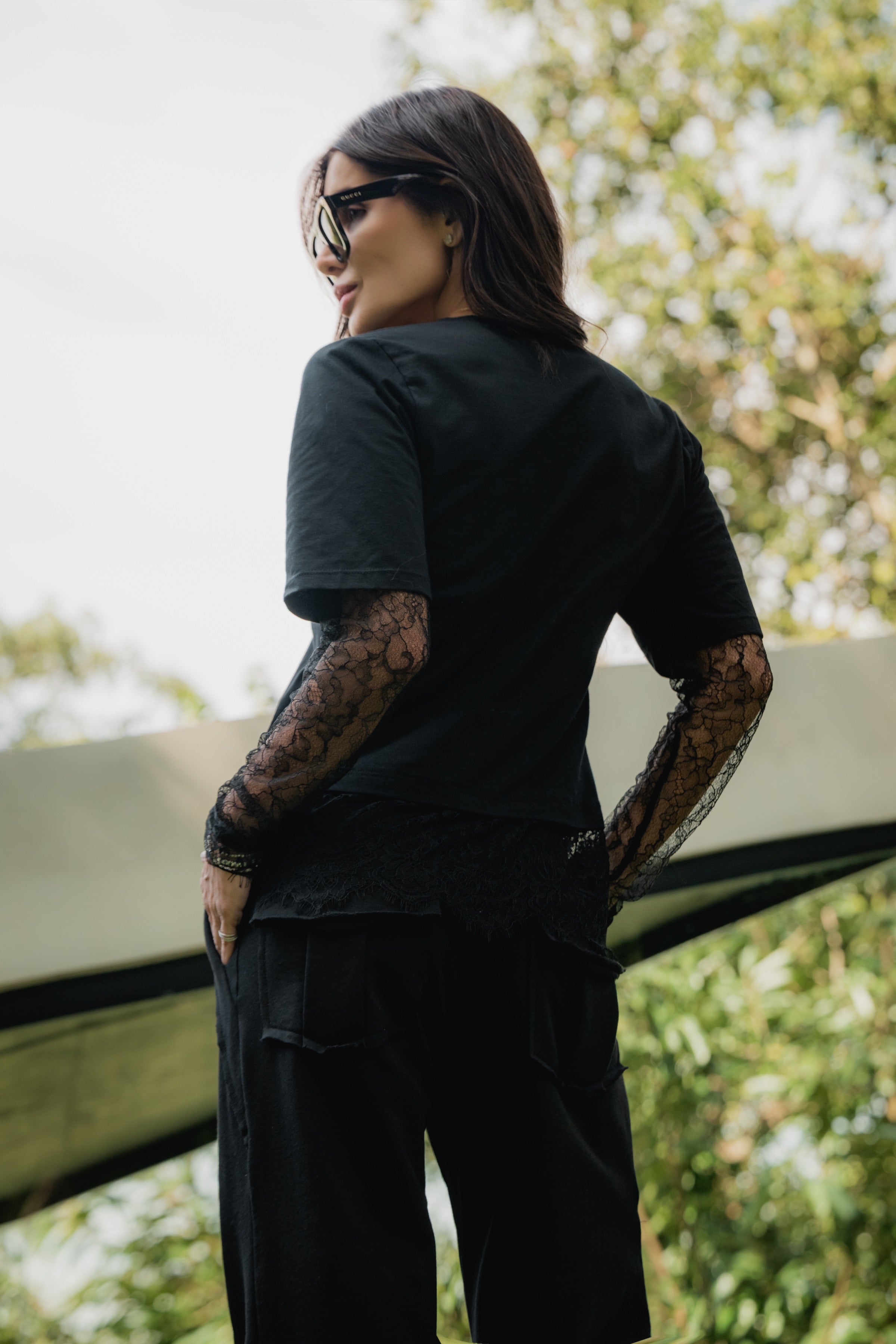 T-Shirt de Malha com Manga Interna e Barra em Renda