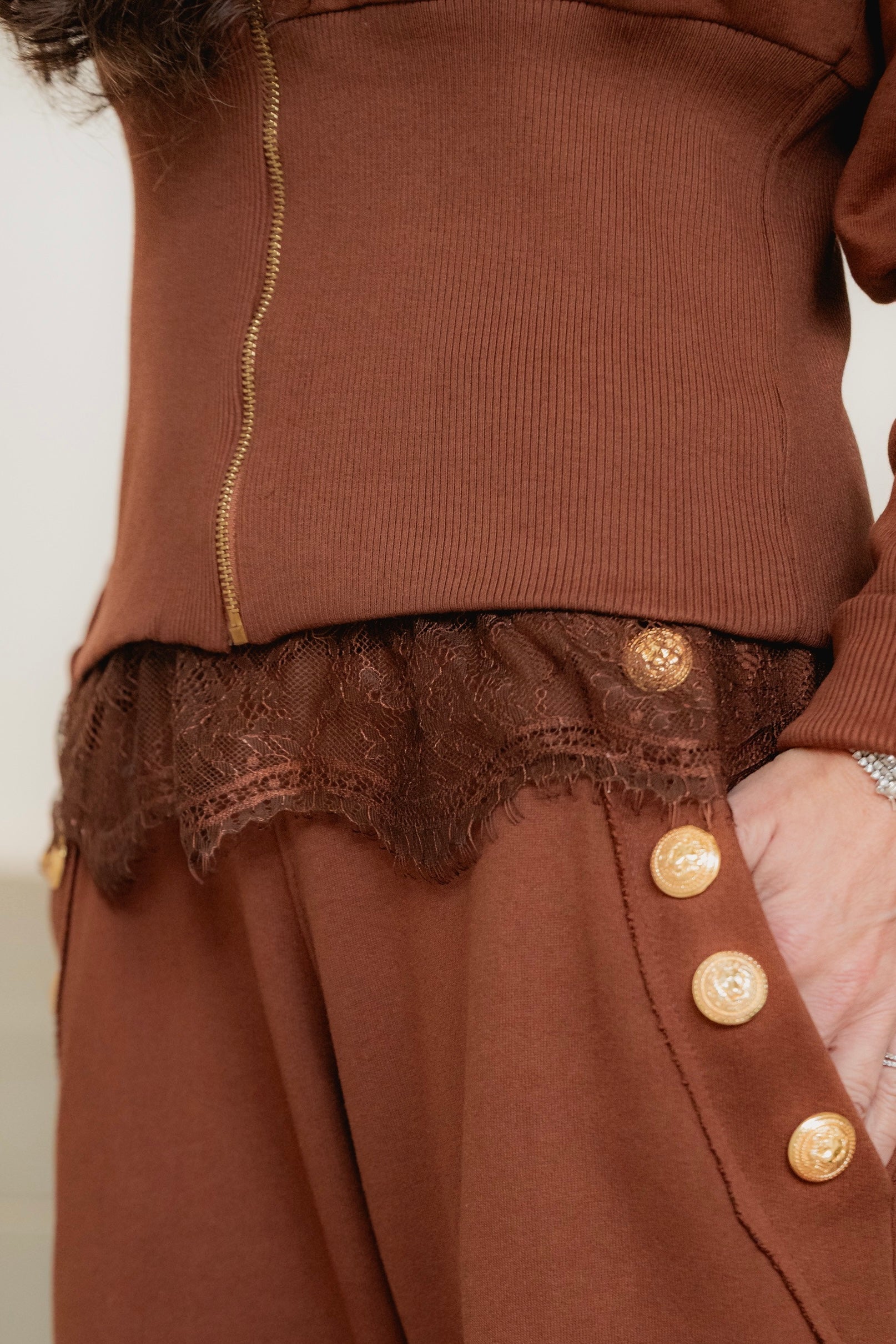 Conjunto Moletom Pantalona com Detalhes em Ribana