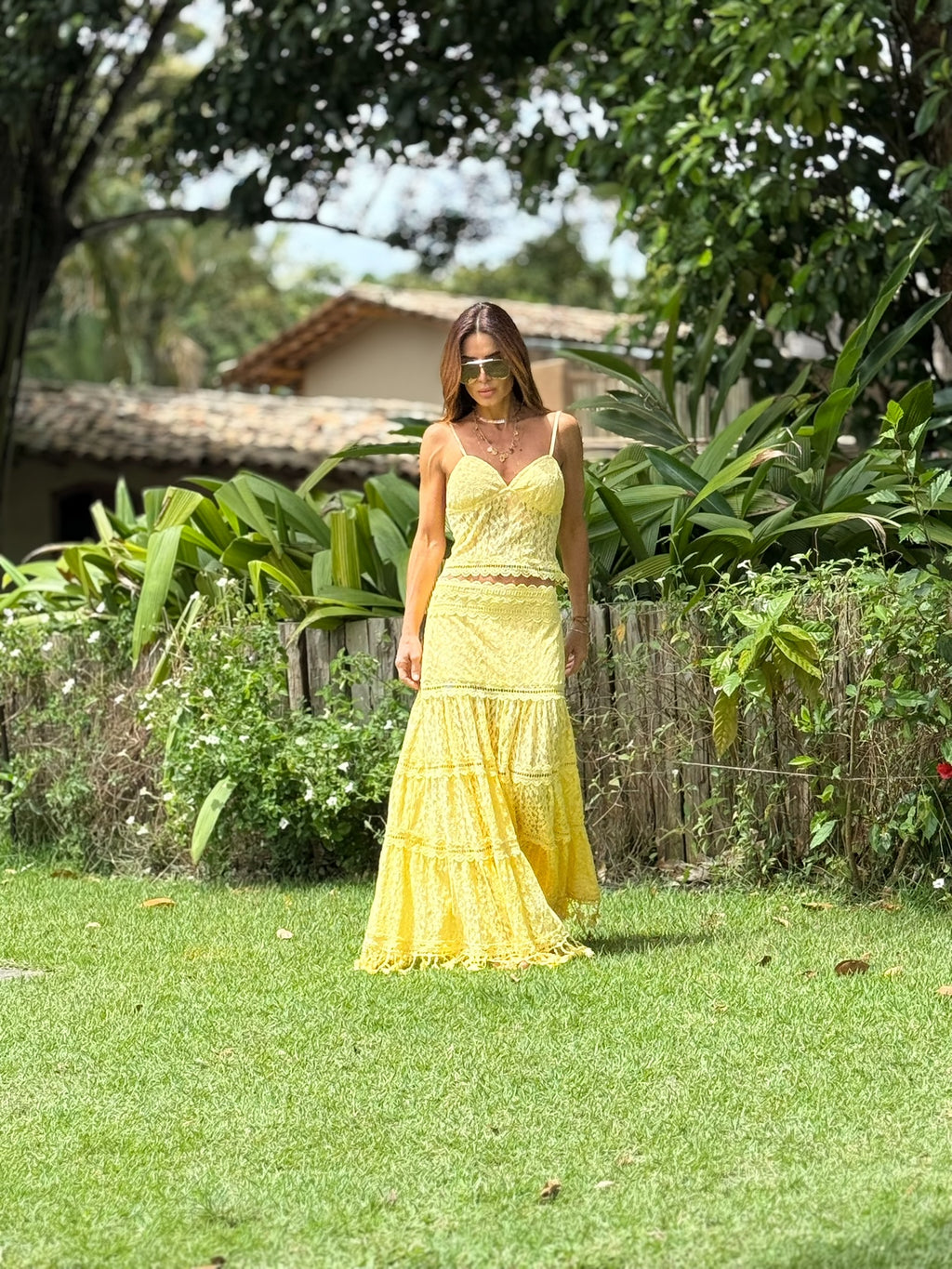 Saia E Top De Renda Com Entremeios