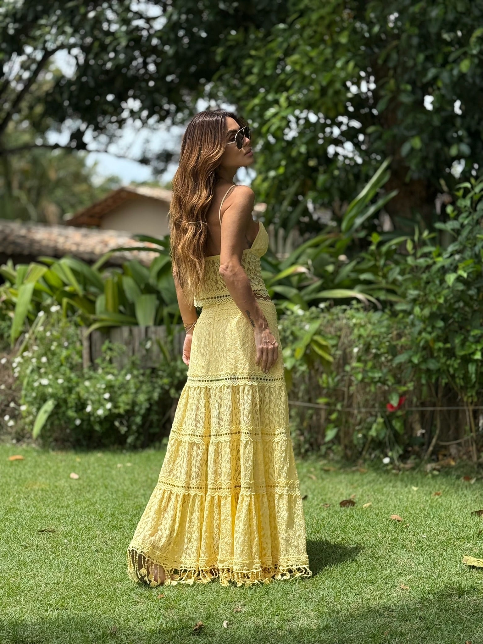 Saia E Top De Renda Com Entremeios