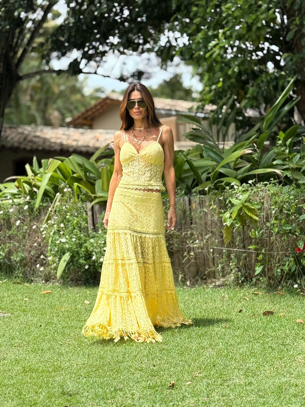 Saia E Top De Renda Com Entremeios