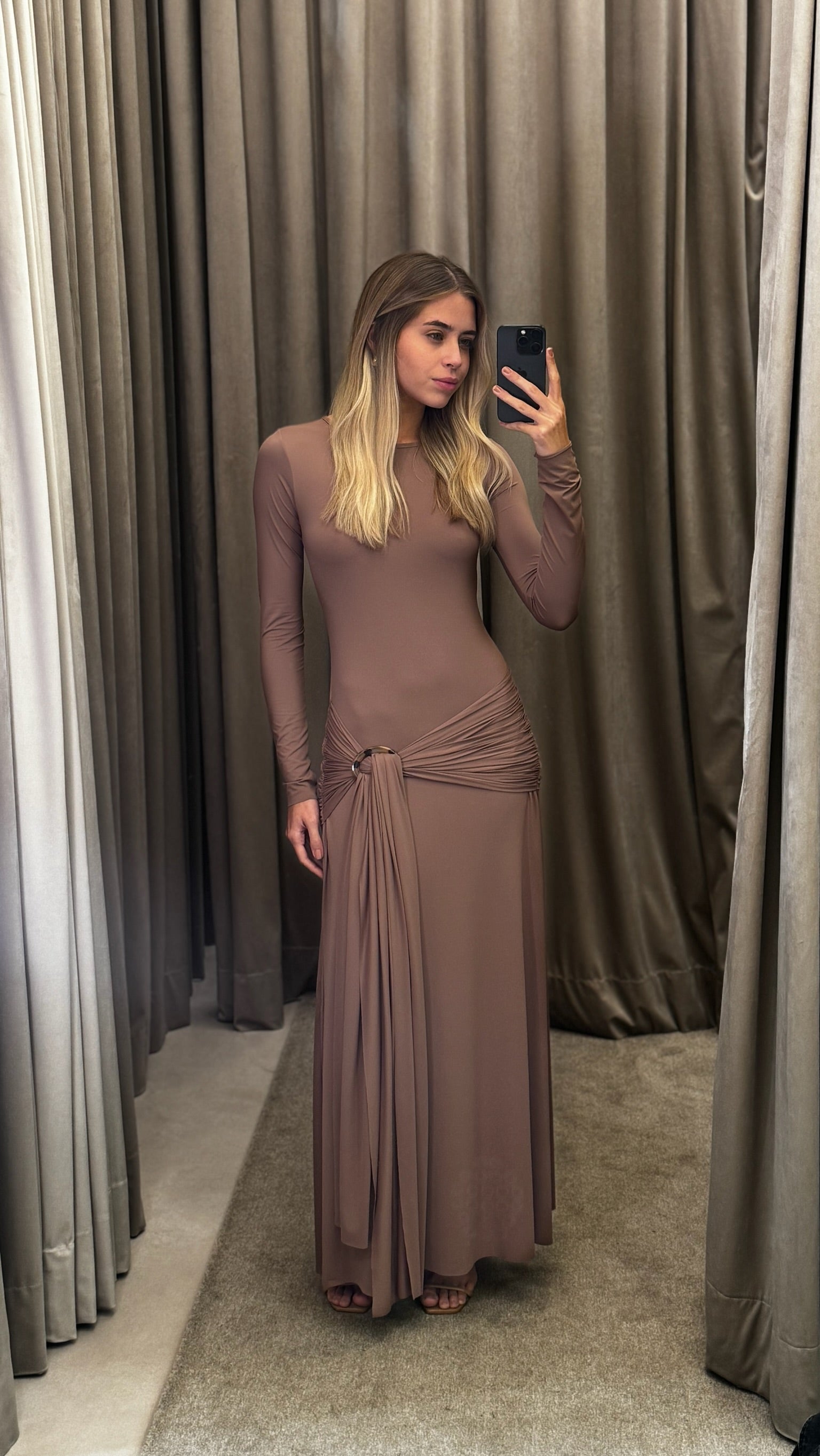 Vestido Manga Longa Malha Fria Com Faixa E Fivela