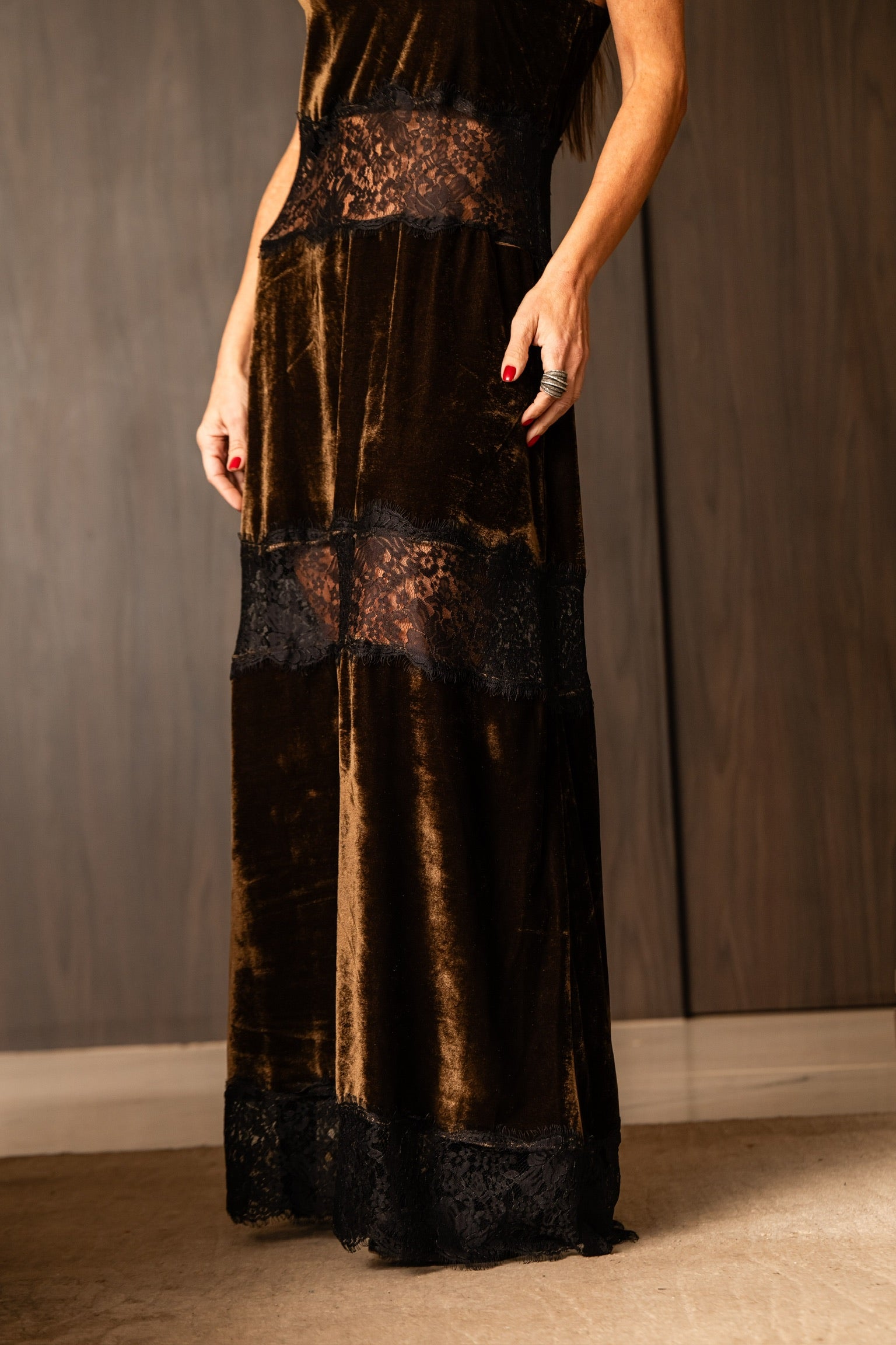 Vestido Veludo Com Detalhes Em Renda