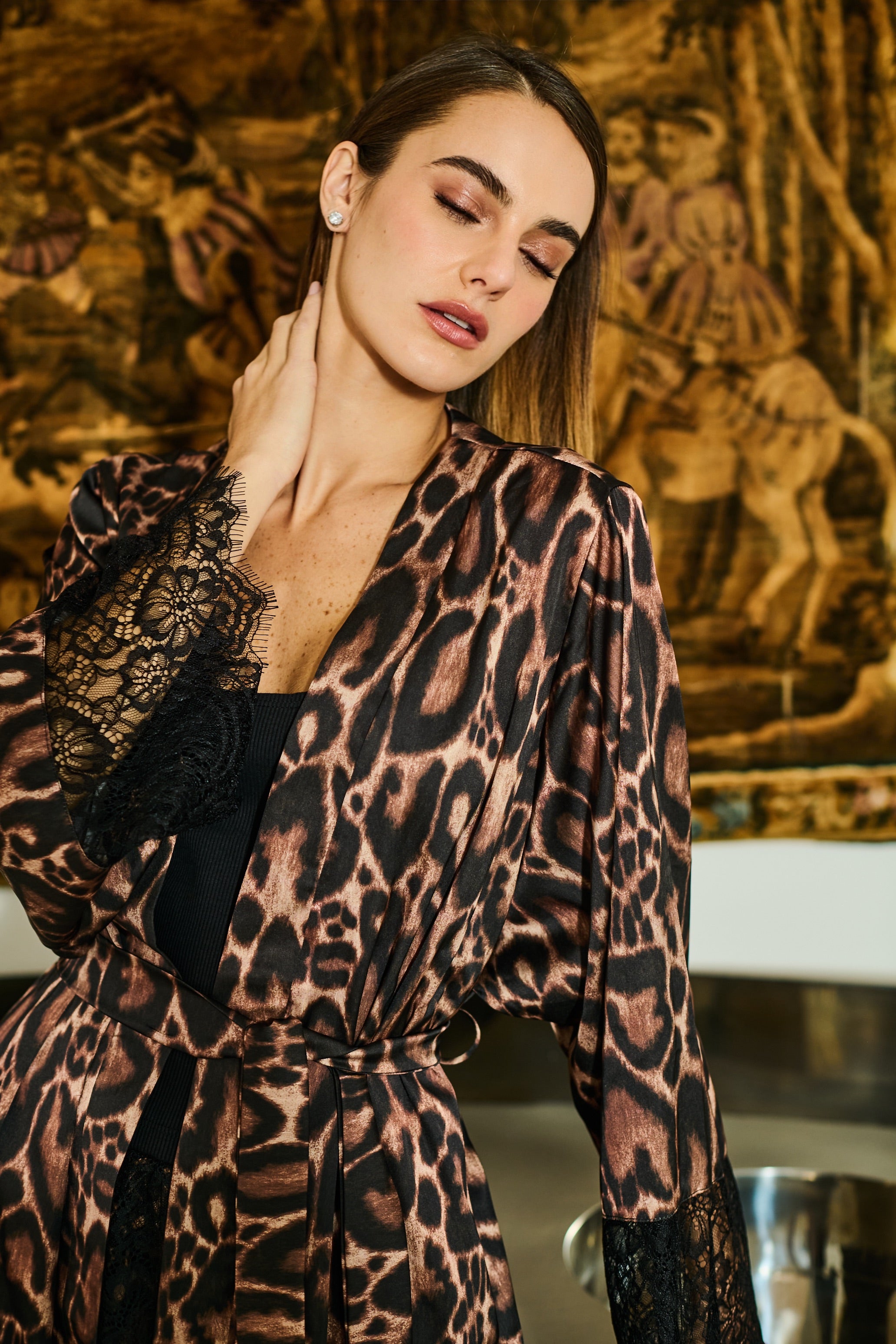 Conjunto Calça e Kimono com Barrado em Renda e Estampa Animal Print