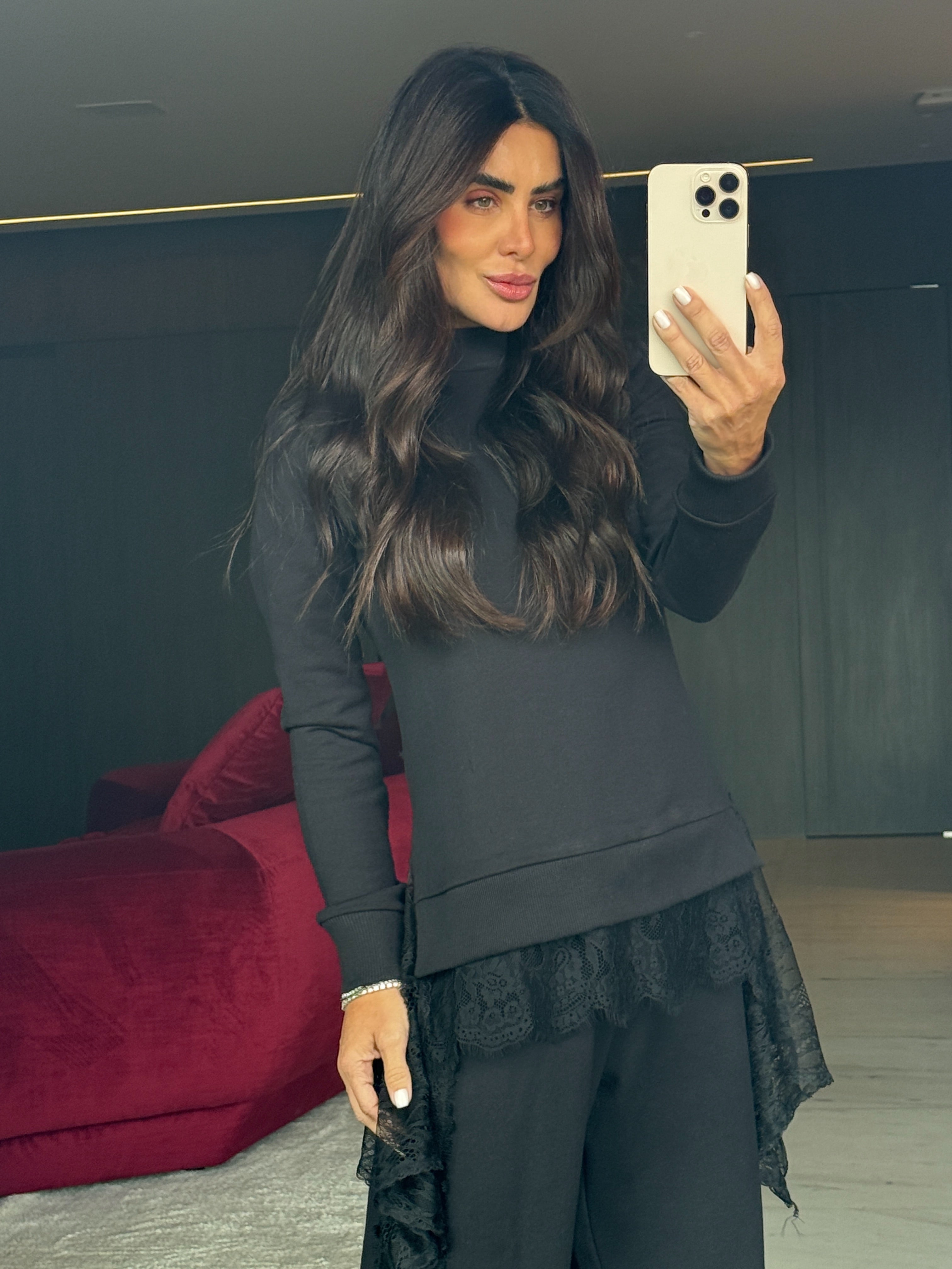 Conjunto Moletom Calça Pantalona e Detalhes em Renda