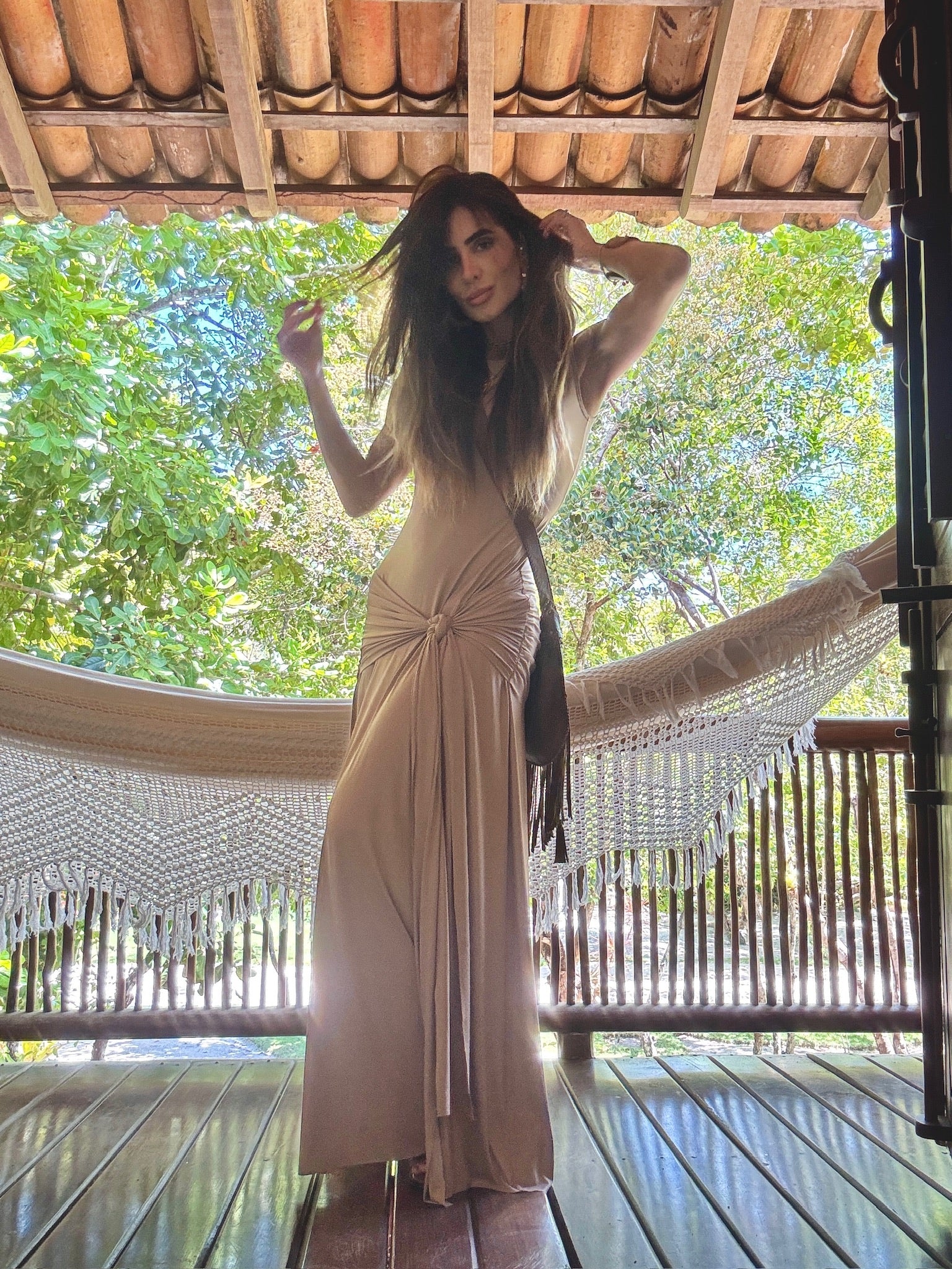 Vestido Em Malha Fria Com Faixa E Fivela