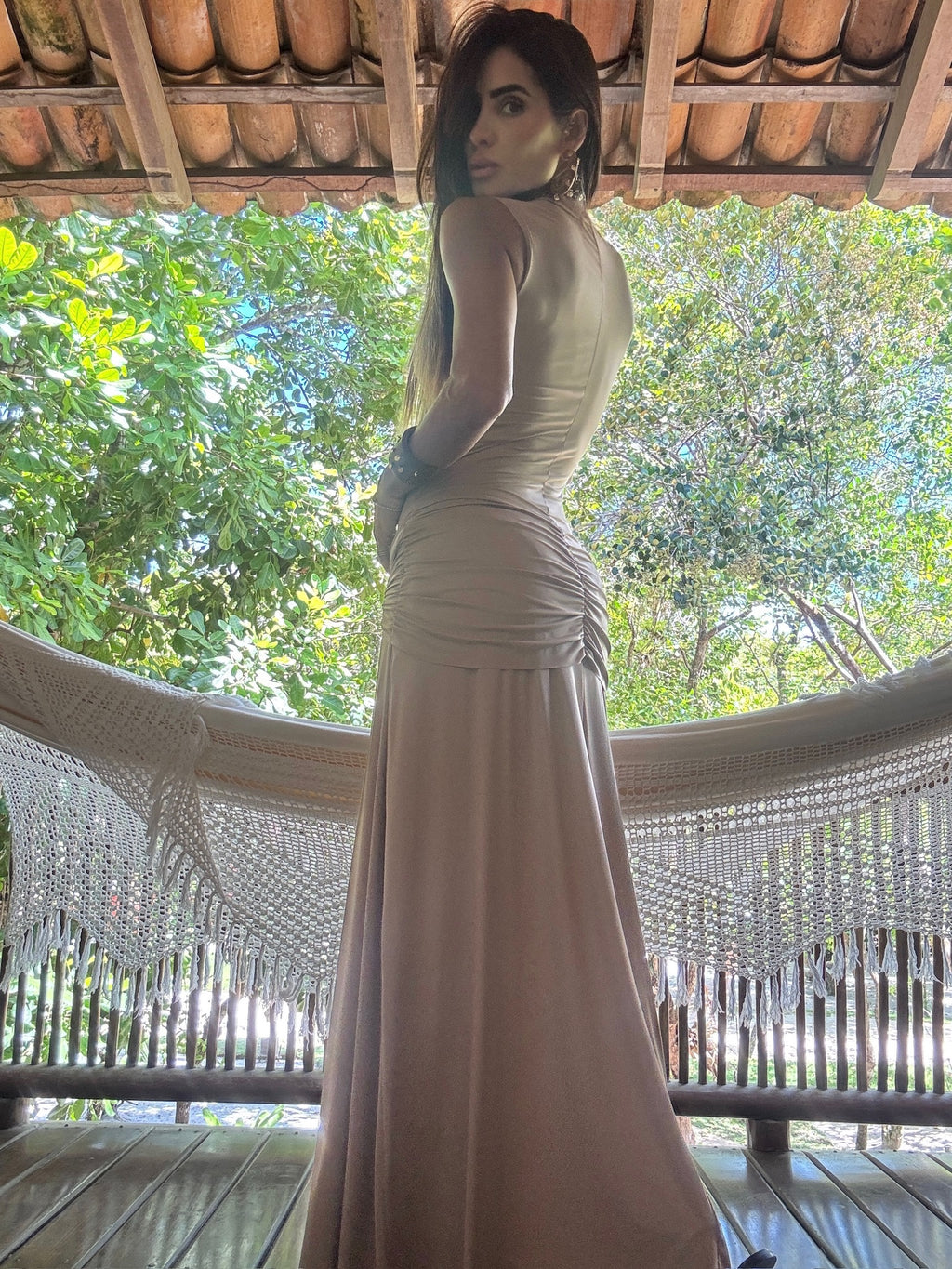 Vestido Em Malha Fria Com Faixa E Fivela