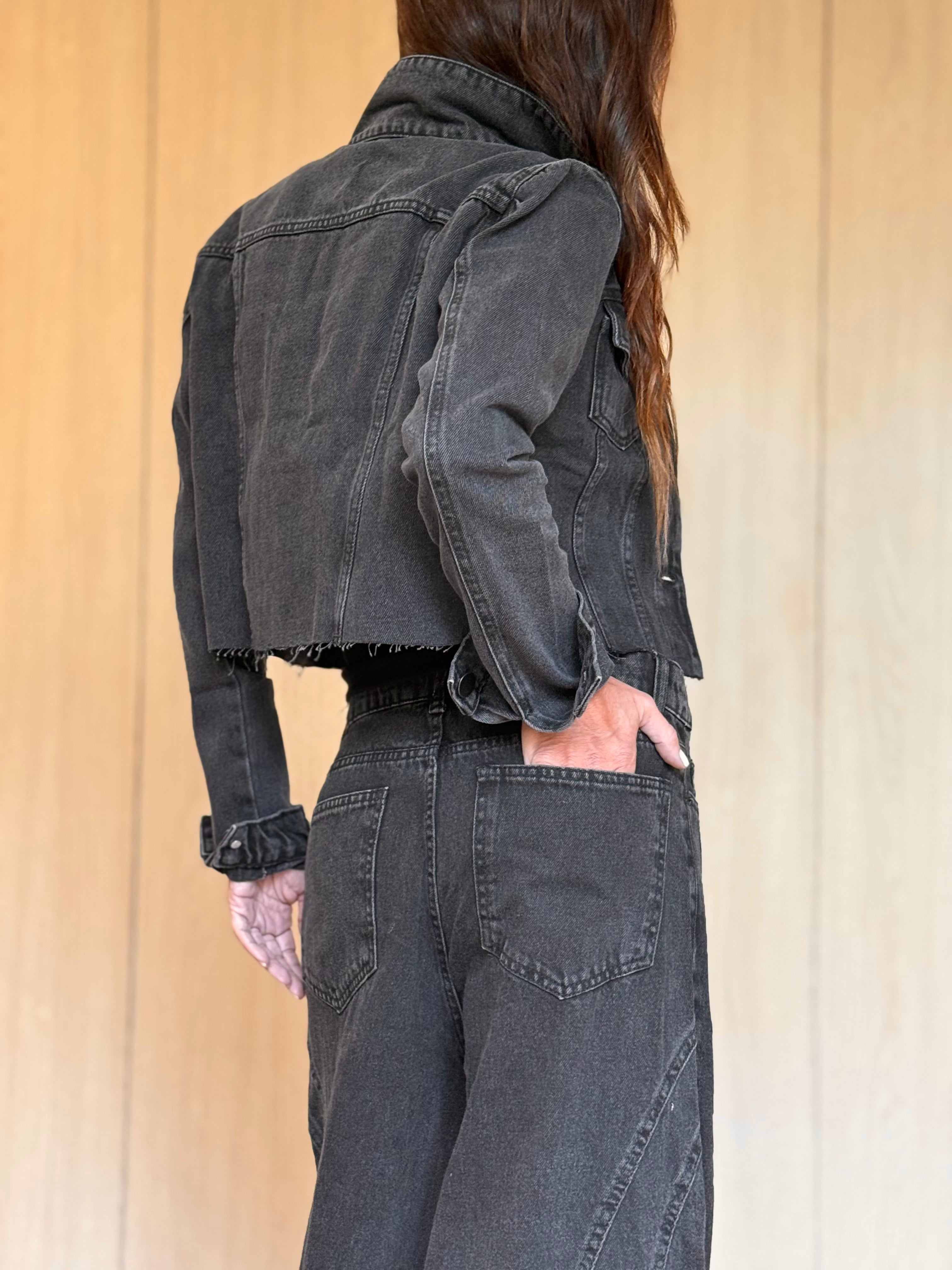 Calça jeans black Pantalona com Recorte