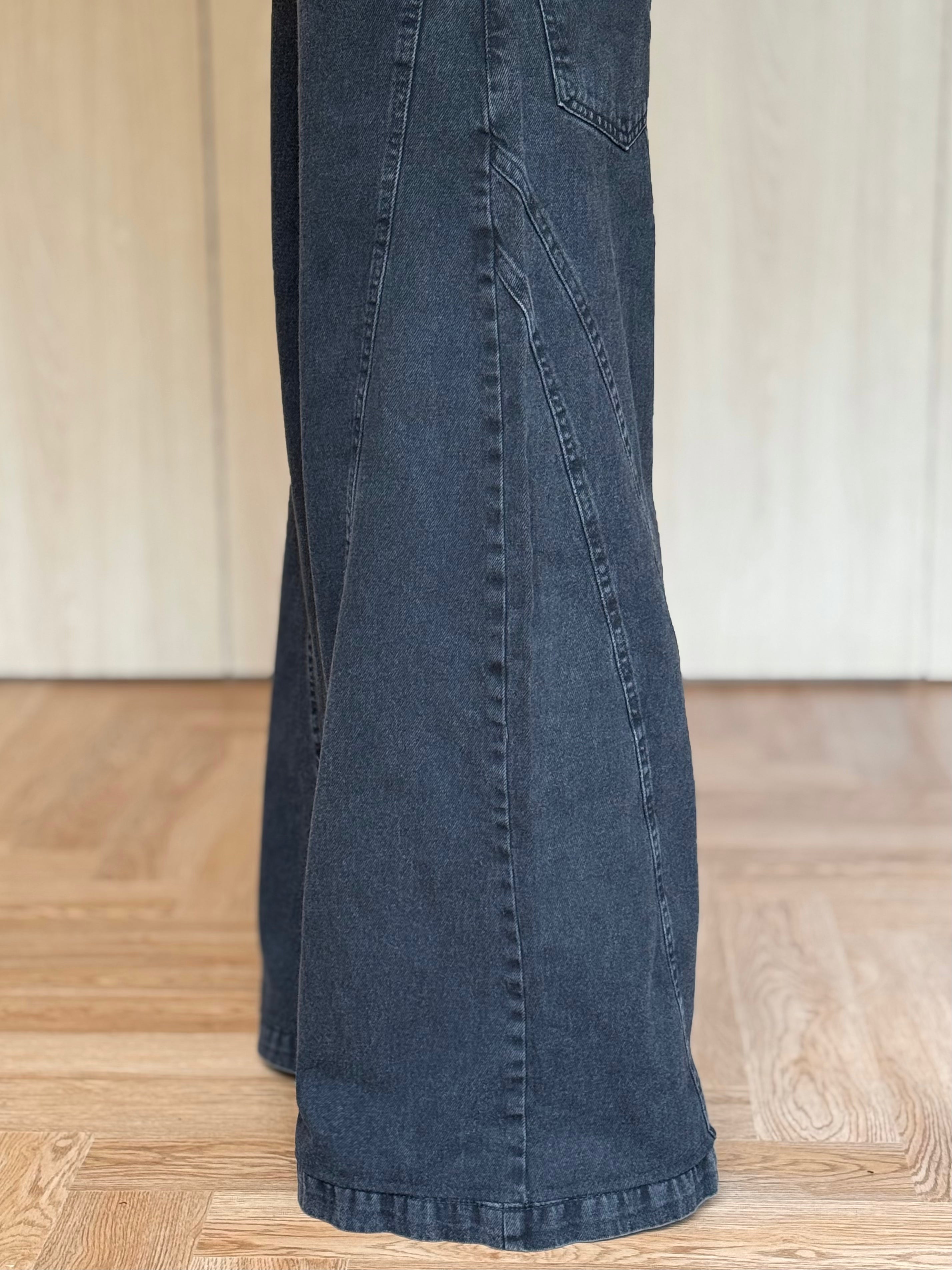 Calça jeans black Pantalona com Recorte