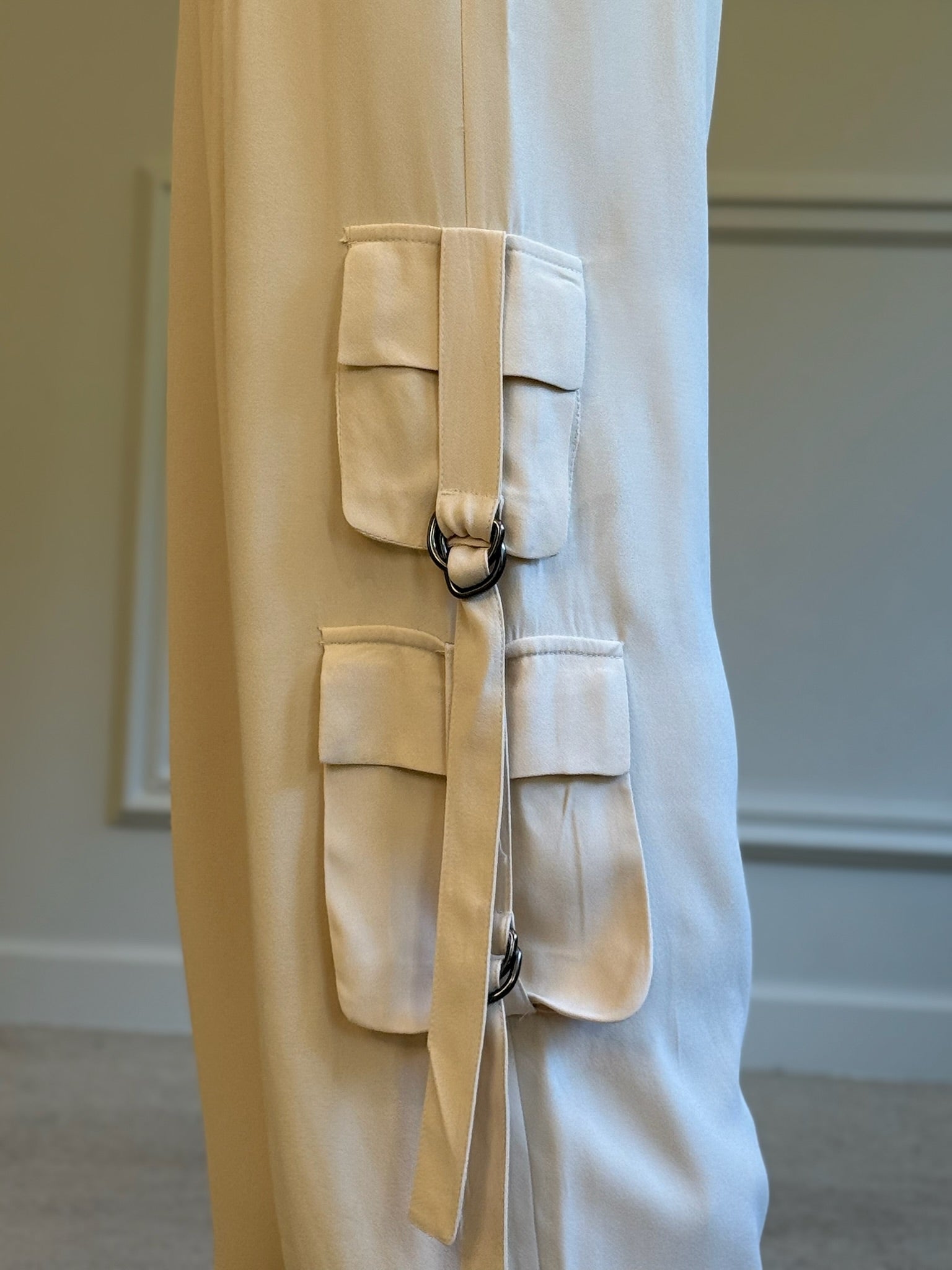 Calça Crepe Reta Com Bolsos