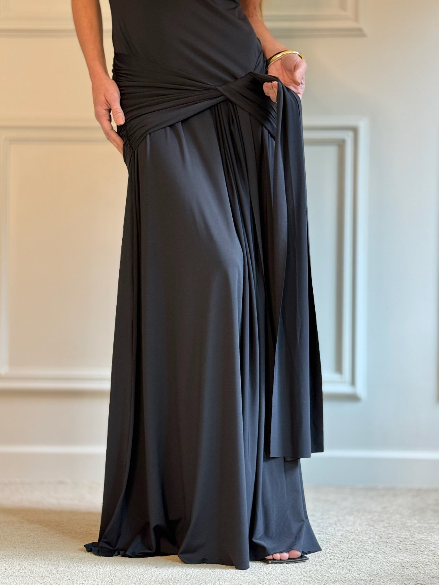 Vestido Em Malha Fria Com Faixa E Fivela