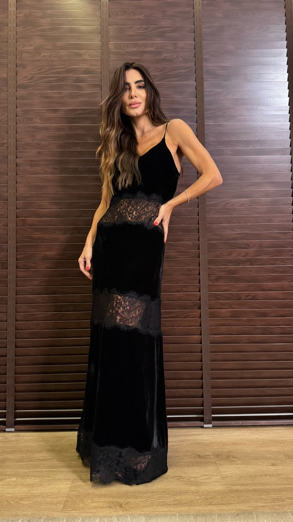 Vestido Veludo Com Detalhes Em Renda