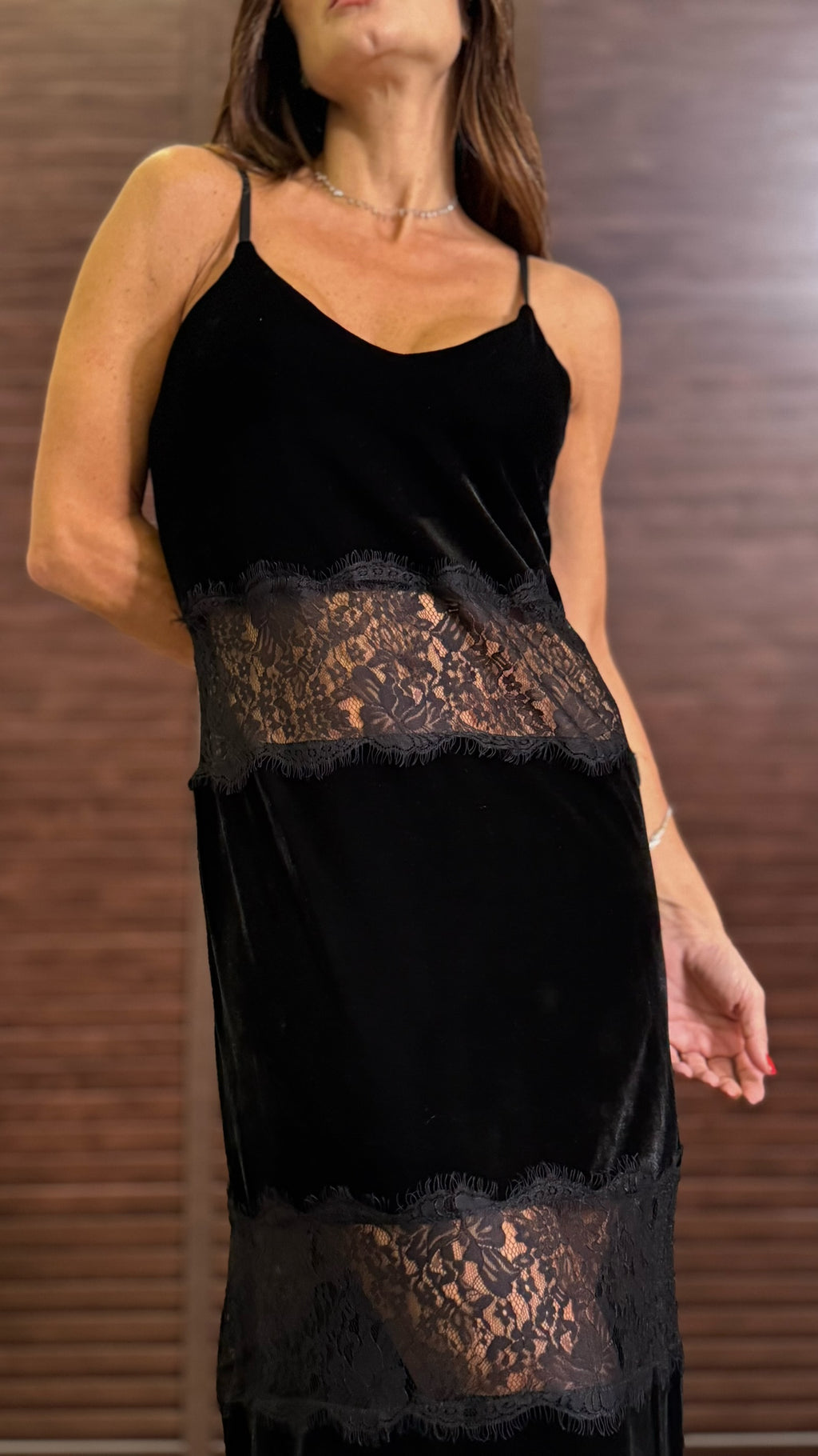 Vestido Veludo Com Detalhes Em Renda