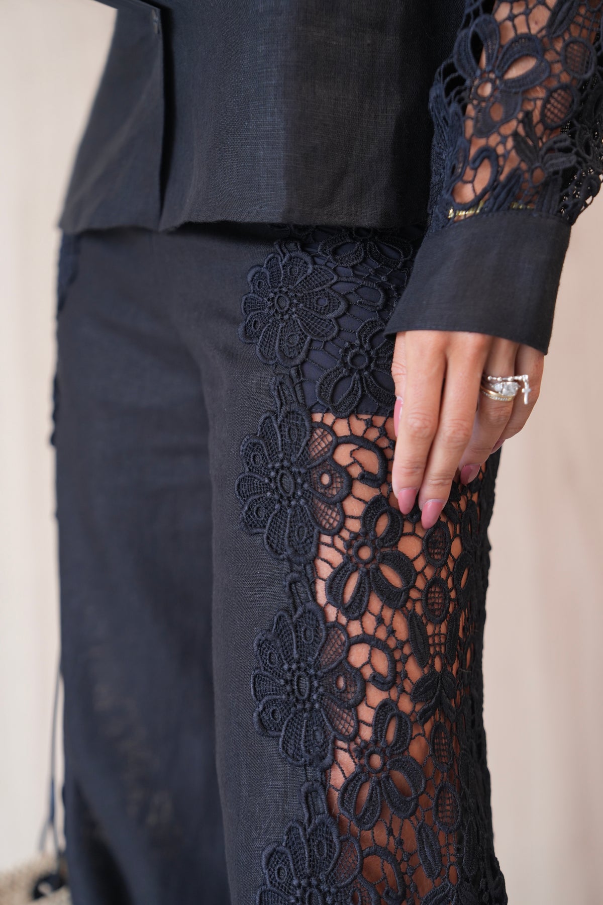Conjunto Camisa e Calça em Linho com Entremeio em Guipuir