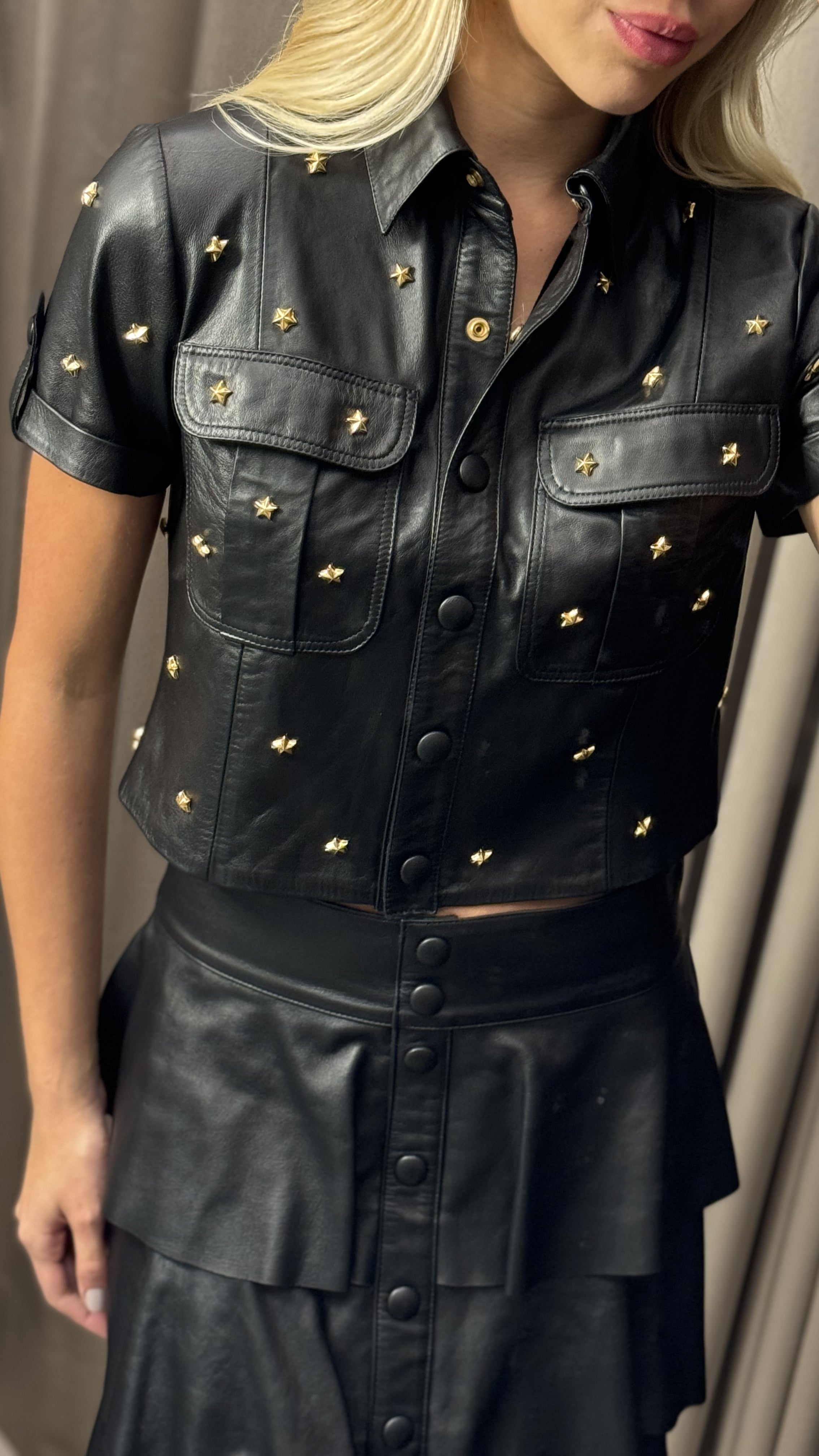 Cropped Couro Com Estrelas