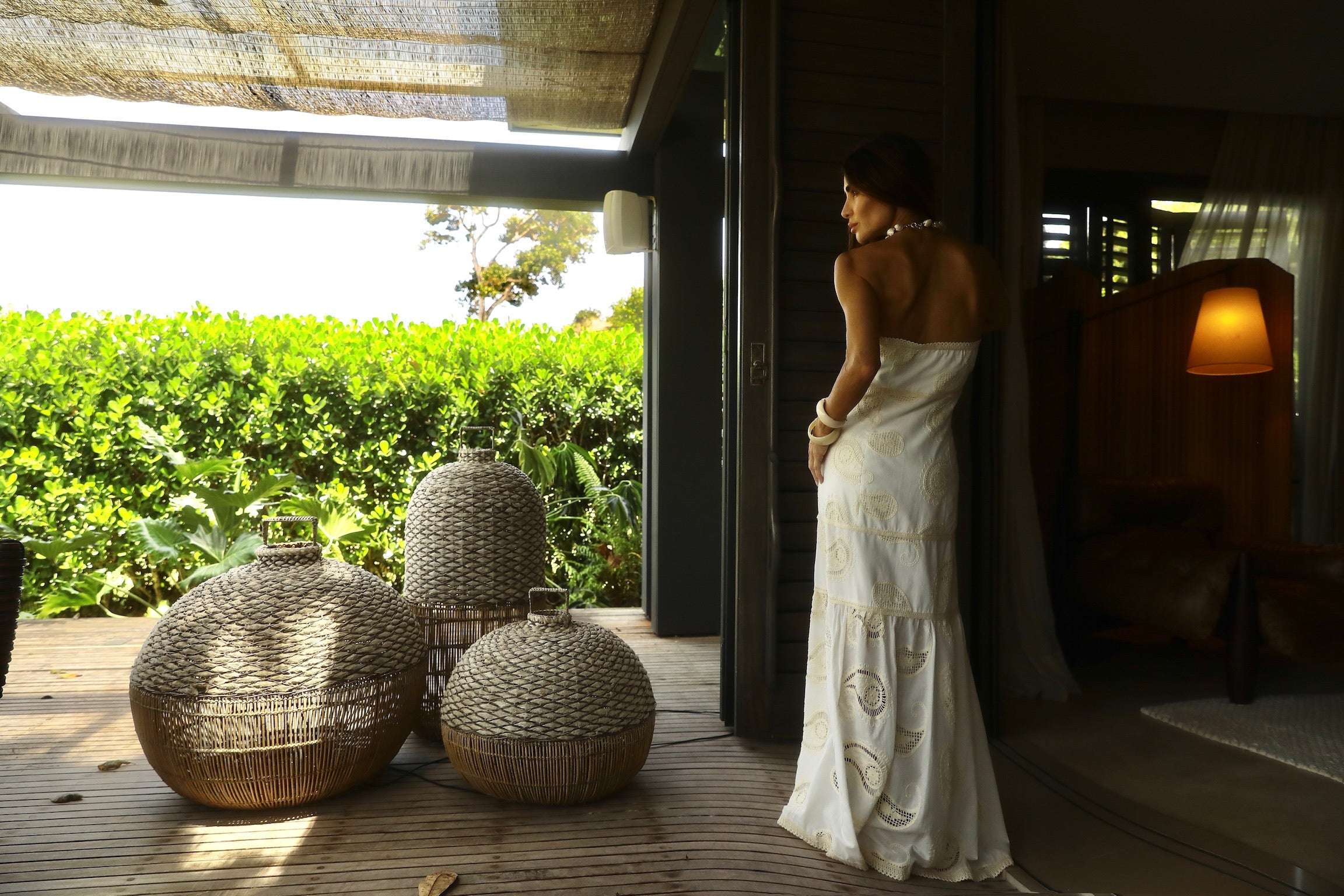 Vestido Tomara Que Caia Em Laise Com Entremeios Em Renda