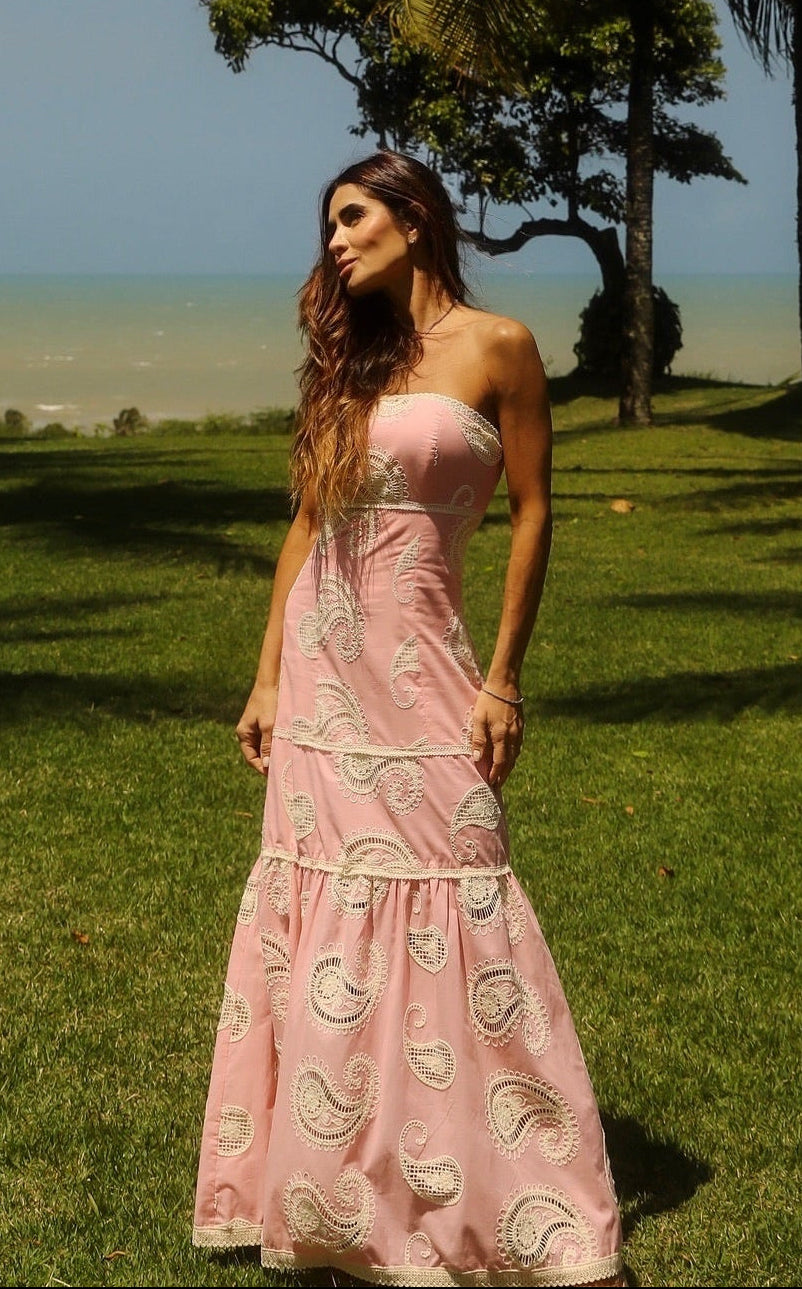 Vestido Tomara Que Caia Em Laise Com Entremeios Em Renda