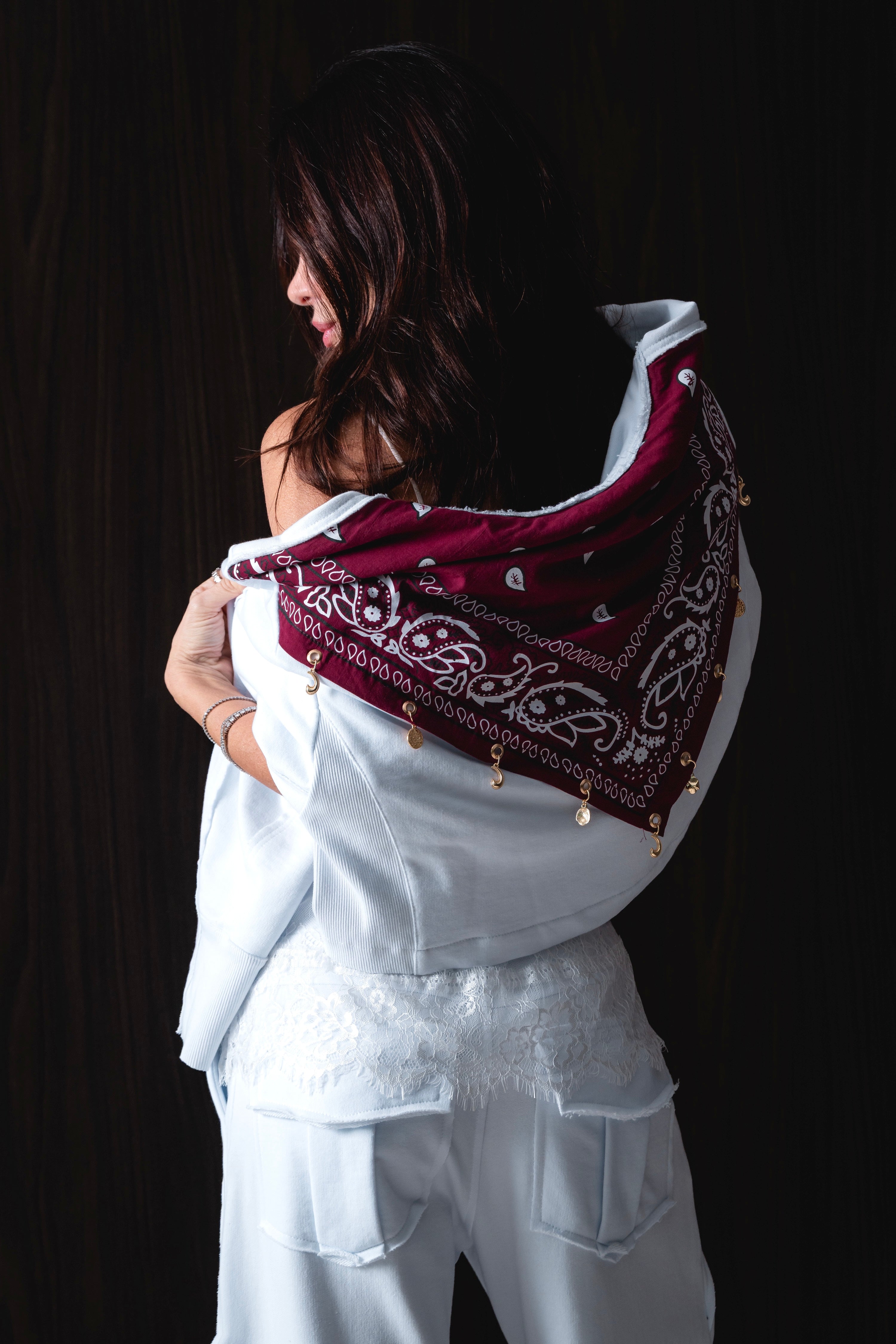 Conjunto Moletom de Capuz Bandana Costas com Berloques