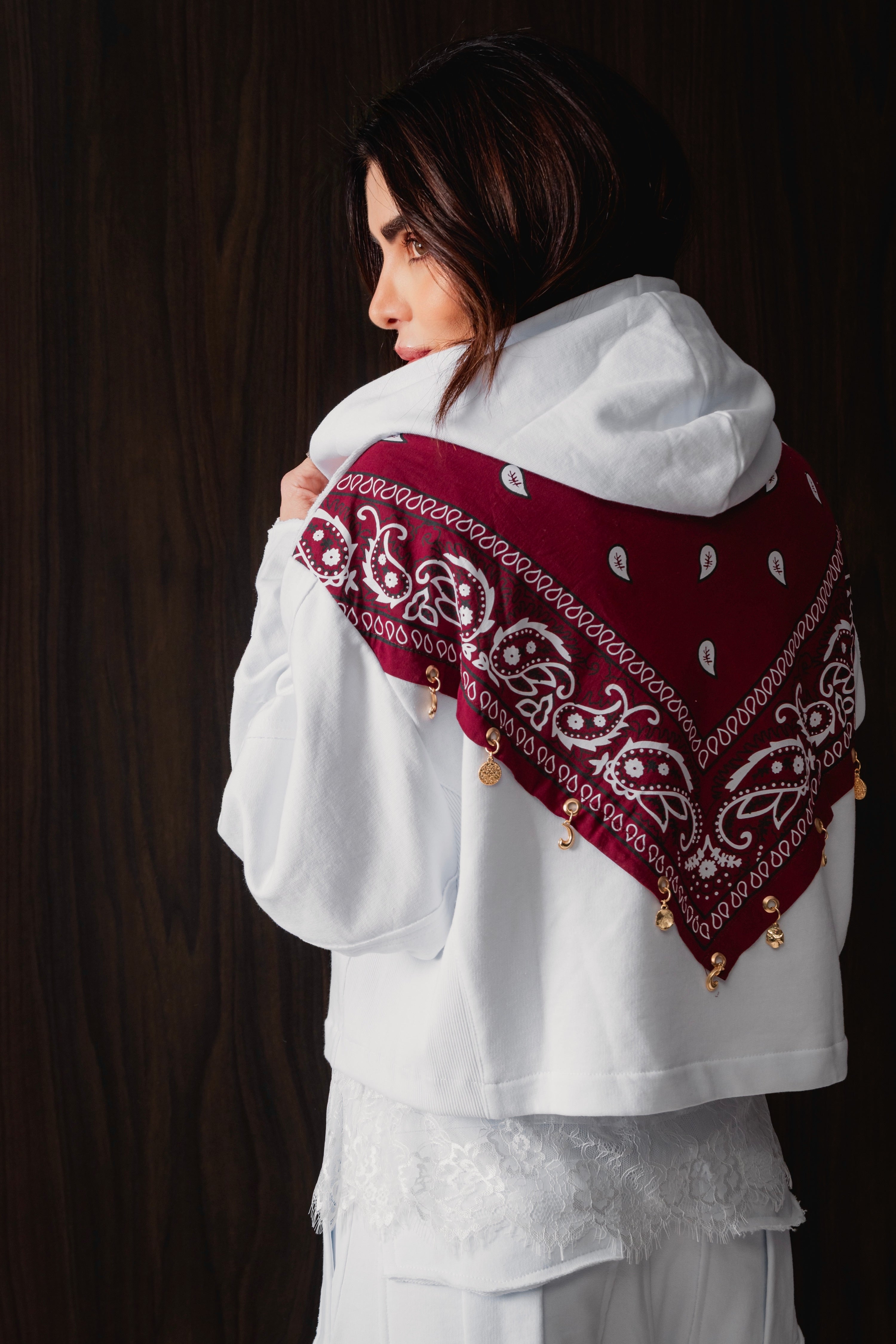 Conjunto Moletom de Capuz Bandana Costas com Berloques