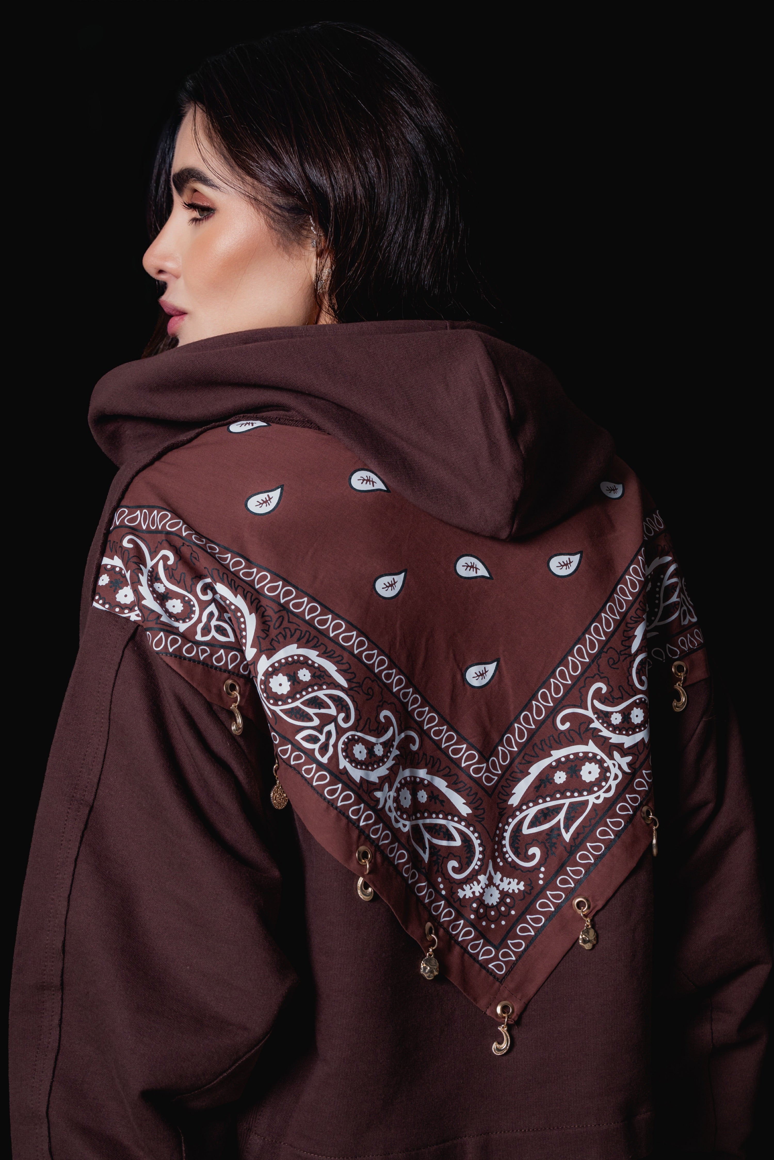 Conjunto Moletom de Capuz Bandana Costas com Berloques
