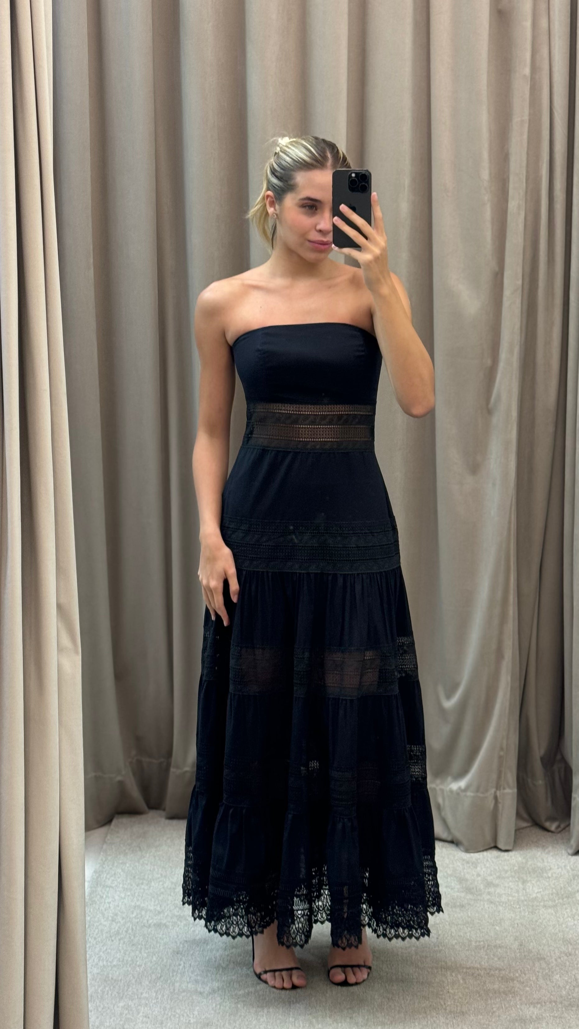 Vestido Tomara Que Caia Em Cambraia De Algodão Com Entremeio Em Renda