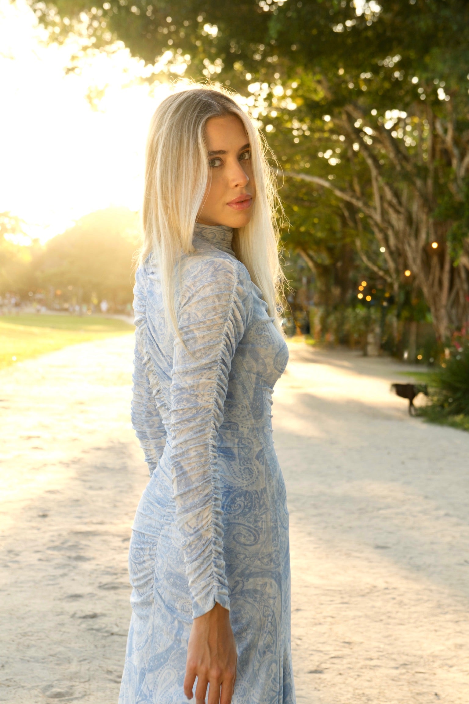 Vestido De Tule Franzido Cashmere Manga Longa