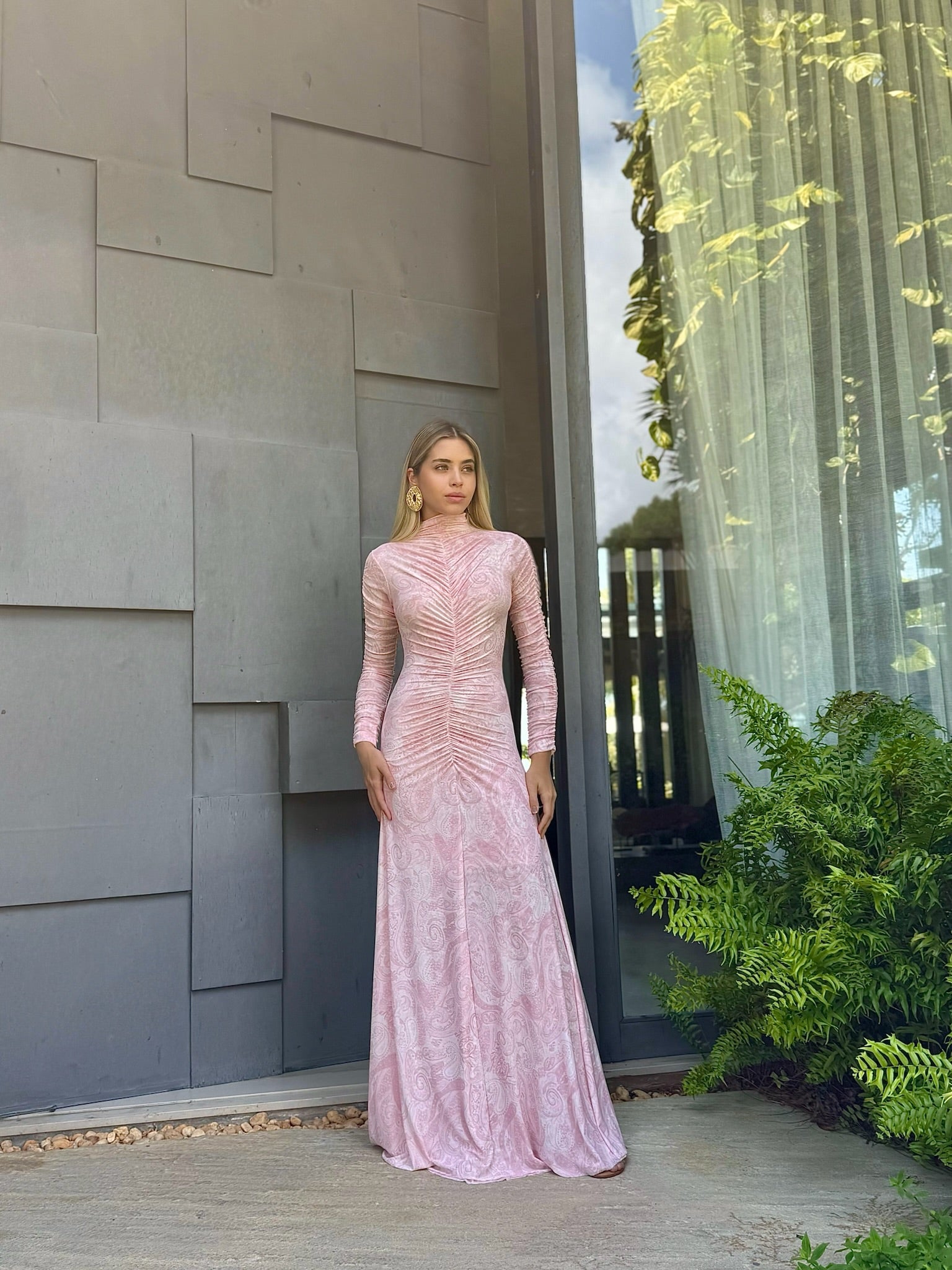 Vestido De Tule Franzido Cashmere Manga Longa