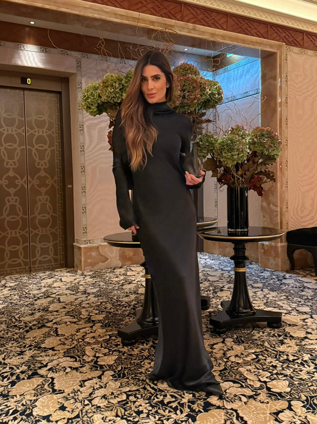 Vestido Em Cetim De Seda Com Costas Abertas Manga Longa