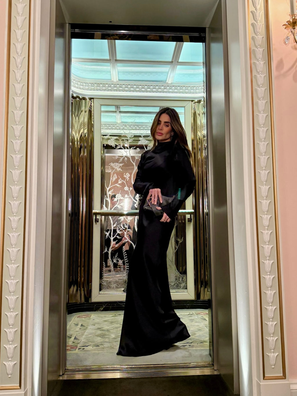 Vestido Em Cetim De Seda Com Costas Abertas Manga Longa